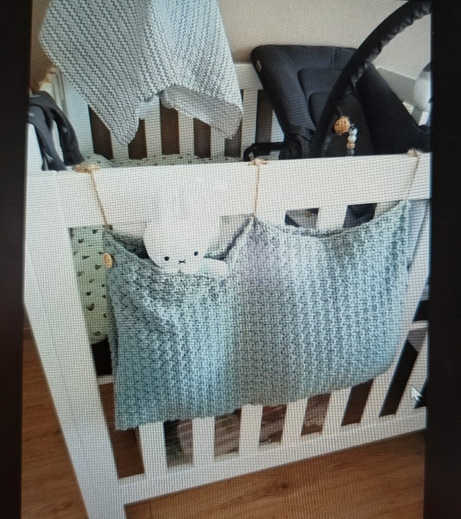 Nette witte houten babybox met stevige foam boxmatras, Ophalen, Zo goed als nieuw, Vierkant, In hoogte verstelbaar