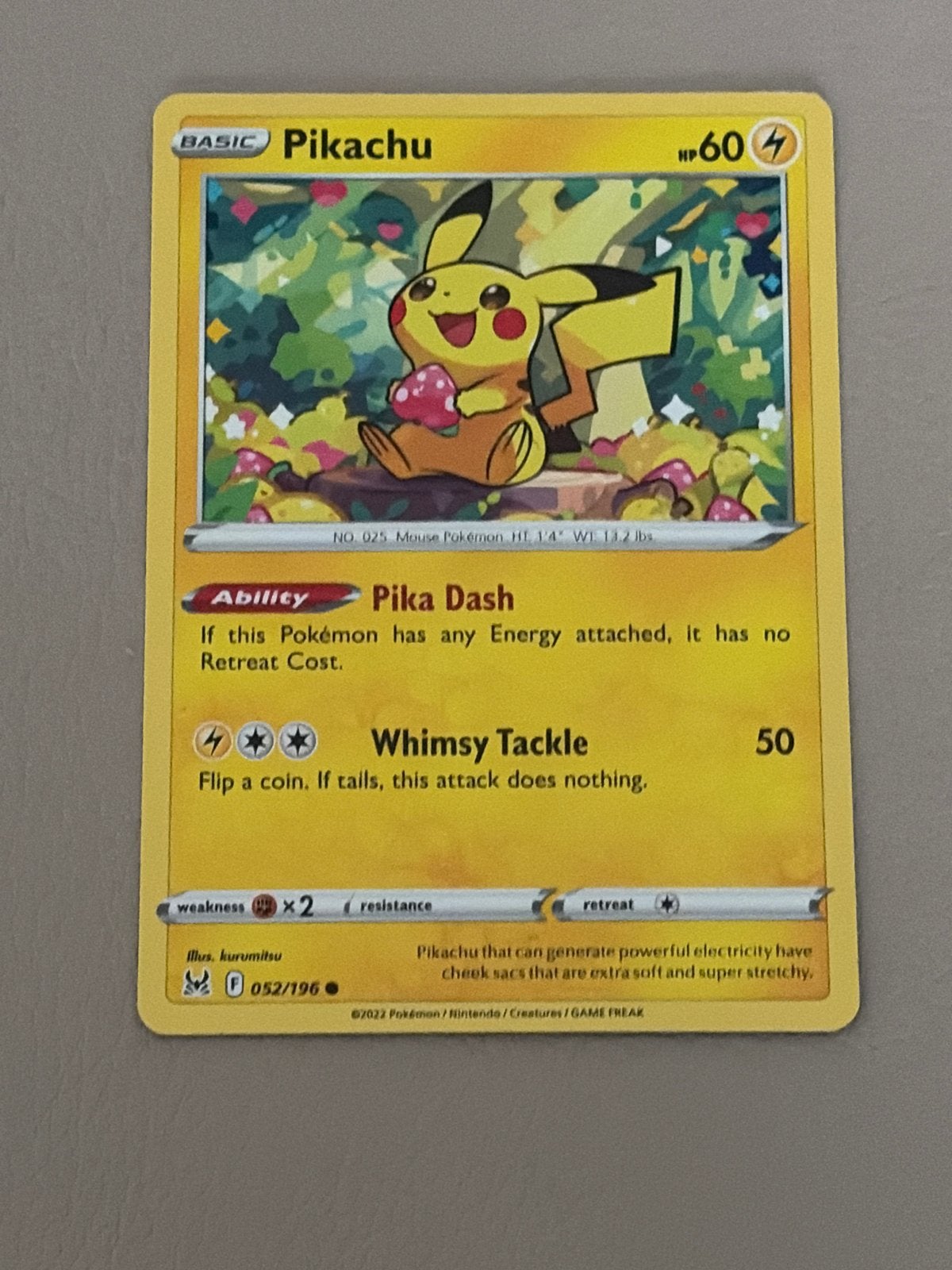 Pikachu 052/196 - Lost Origin - Pokémon Kaart, Ophalen of Verzenden, Zo goed als nieuw, Losse kaart