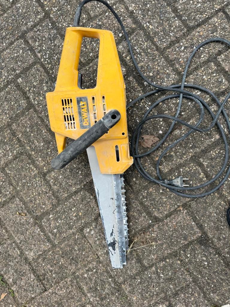 DeWalt Alligator Zaag - Krachtige Reciprozaag voor Diverse K, Ophalen, Gebruikt, 70 mm of meer, Reciprozaag