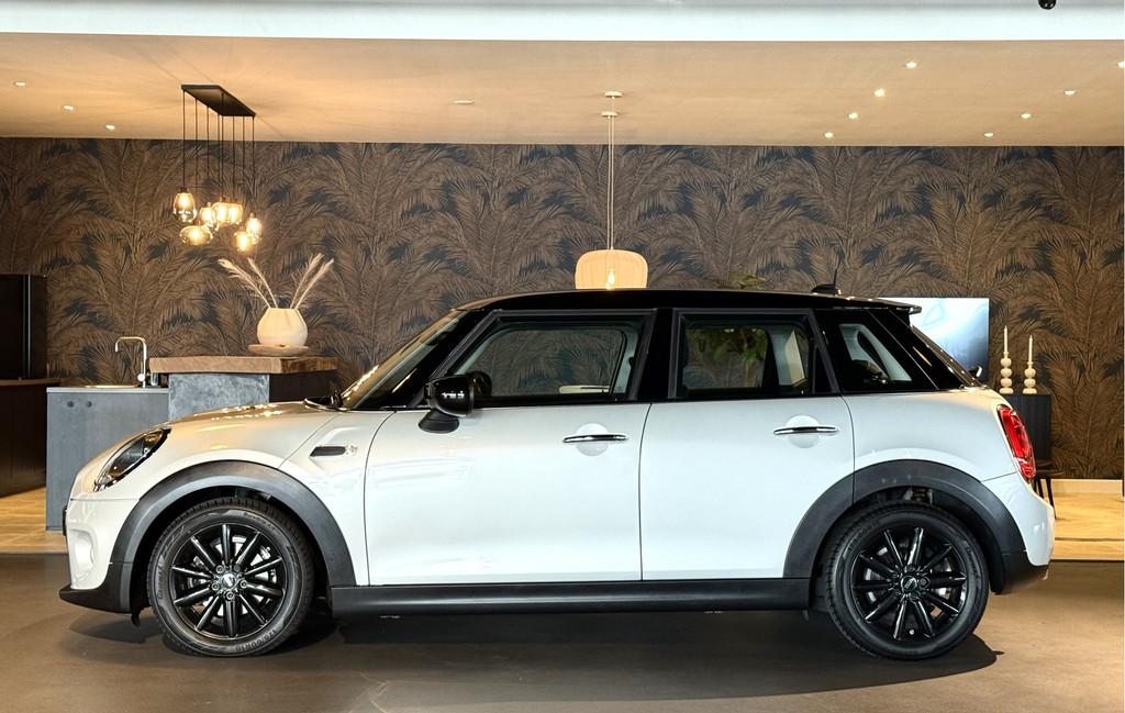 MINI Mini 1.5 Cooper I Two Tone I Virtual Cockpit I Ambiance, Auto's, Mini, 136 pk, Gebruikt, Euro 6, 1165 kg