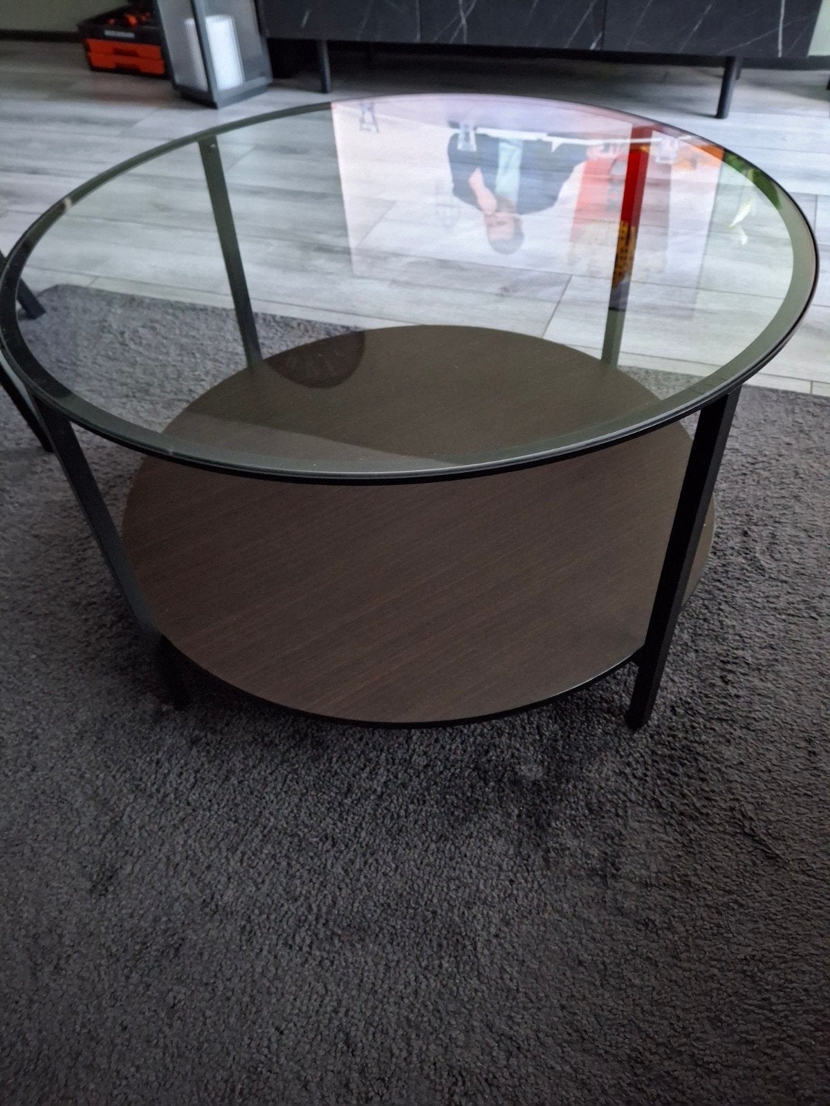 glazen salontafel, Ophalen