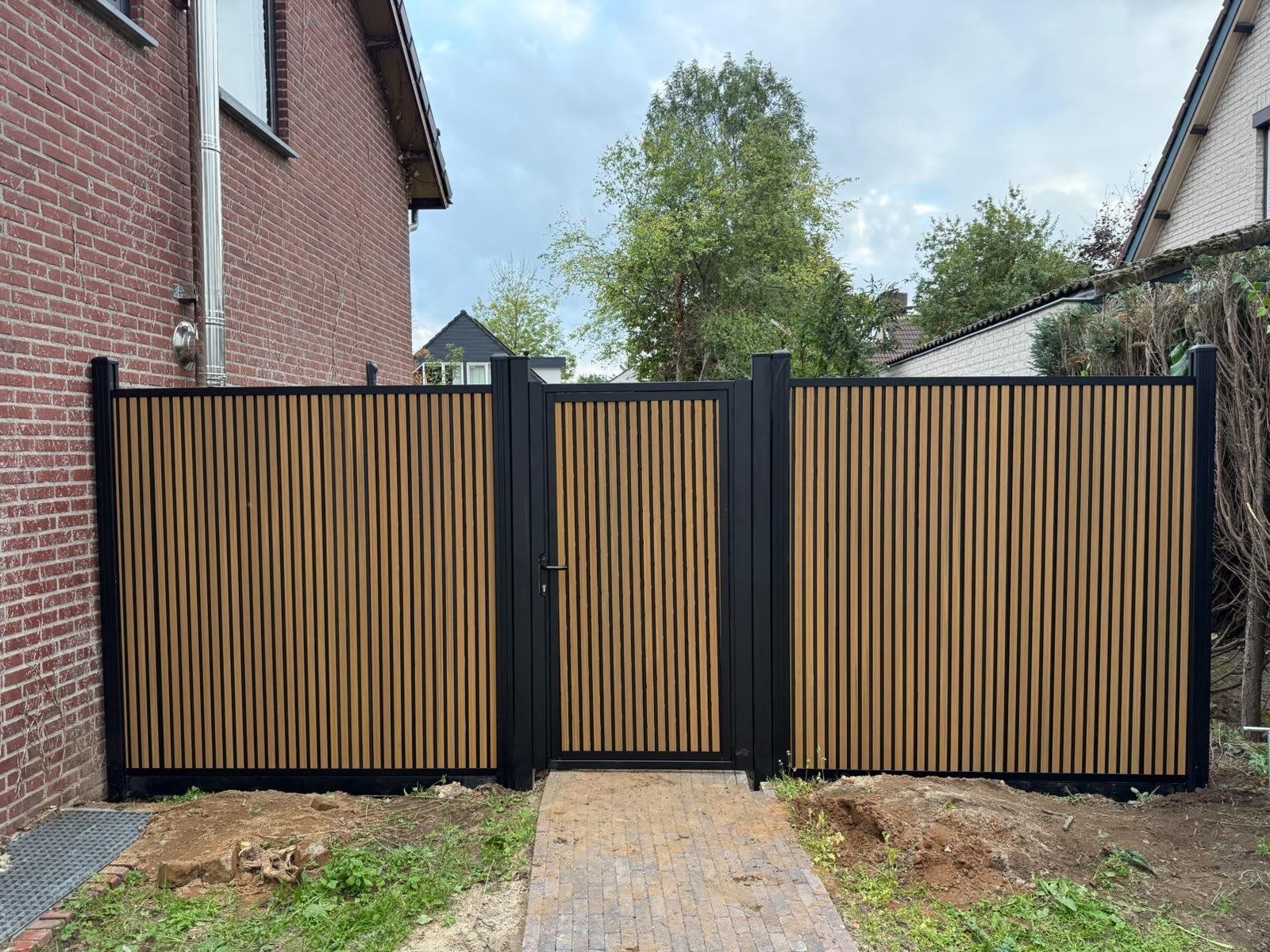Luxe Composiet Schutting met Aluminium Palen | Incl. Montage, Ophalen, 1 tot 2 meter, 6 meter of meer, Nieuw