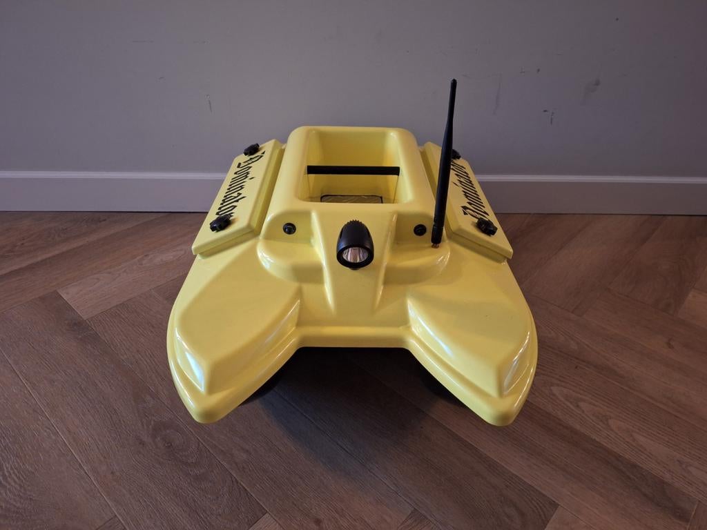 Dominator voerboot met Toslon TF520, Ophalen of Verzenden, Nieuw, Overige schalen, Onderdeel