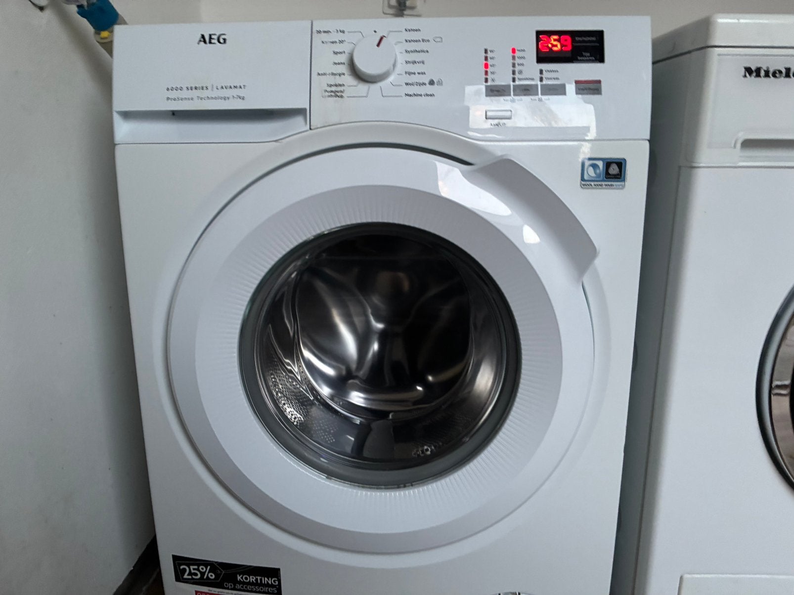 Zo goed als Nieuw Jong AEG 6000 Series Lavamat ProSense, AEG, AEG, Energieklasse A of zuiniger, Ophalen of Verzenden