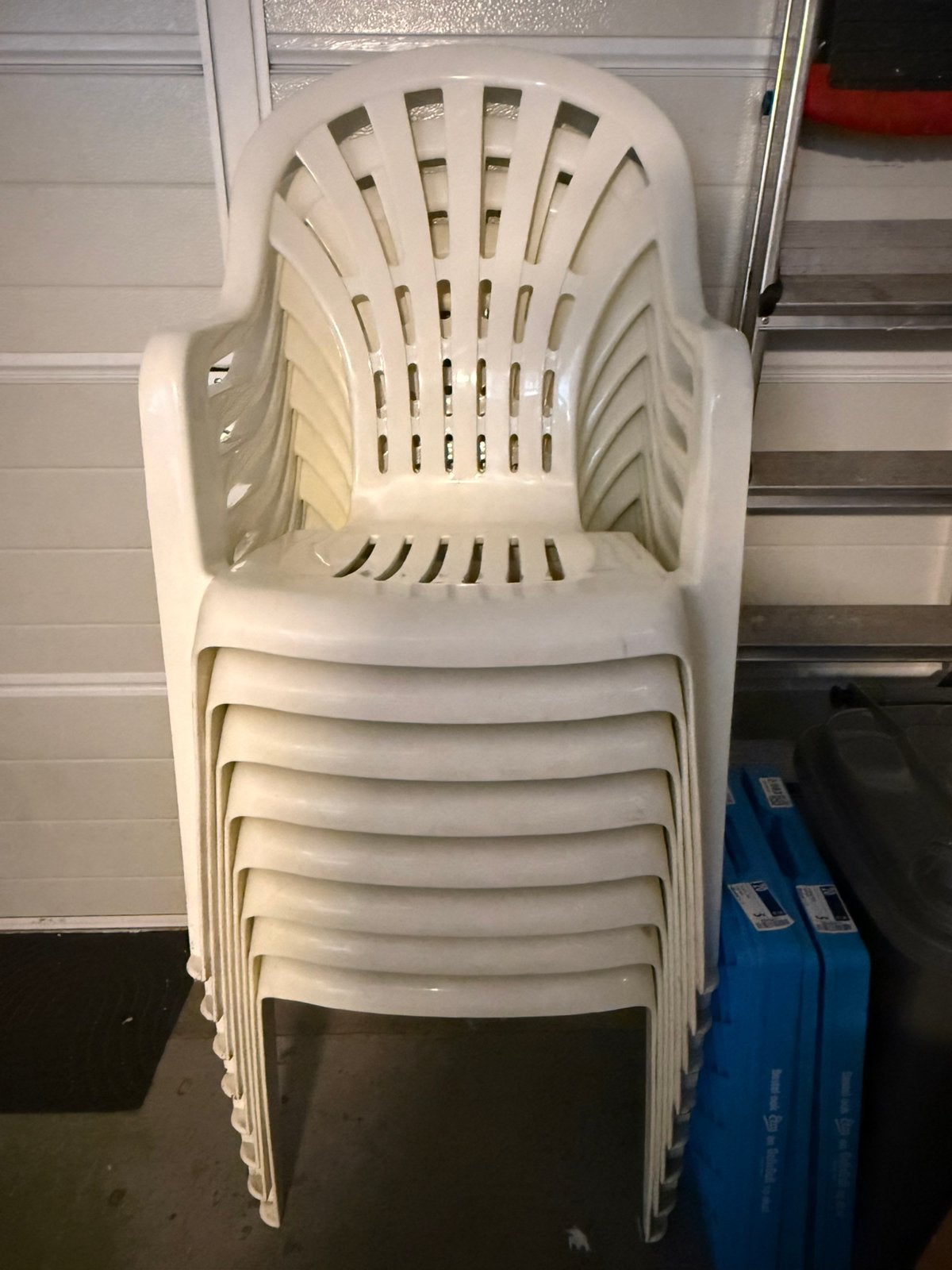 8 witte kuipstoelen, Tuin en Terras, Tuinstoelen, Ophalen, Gebruikt, Plastic, Stapelbaar