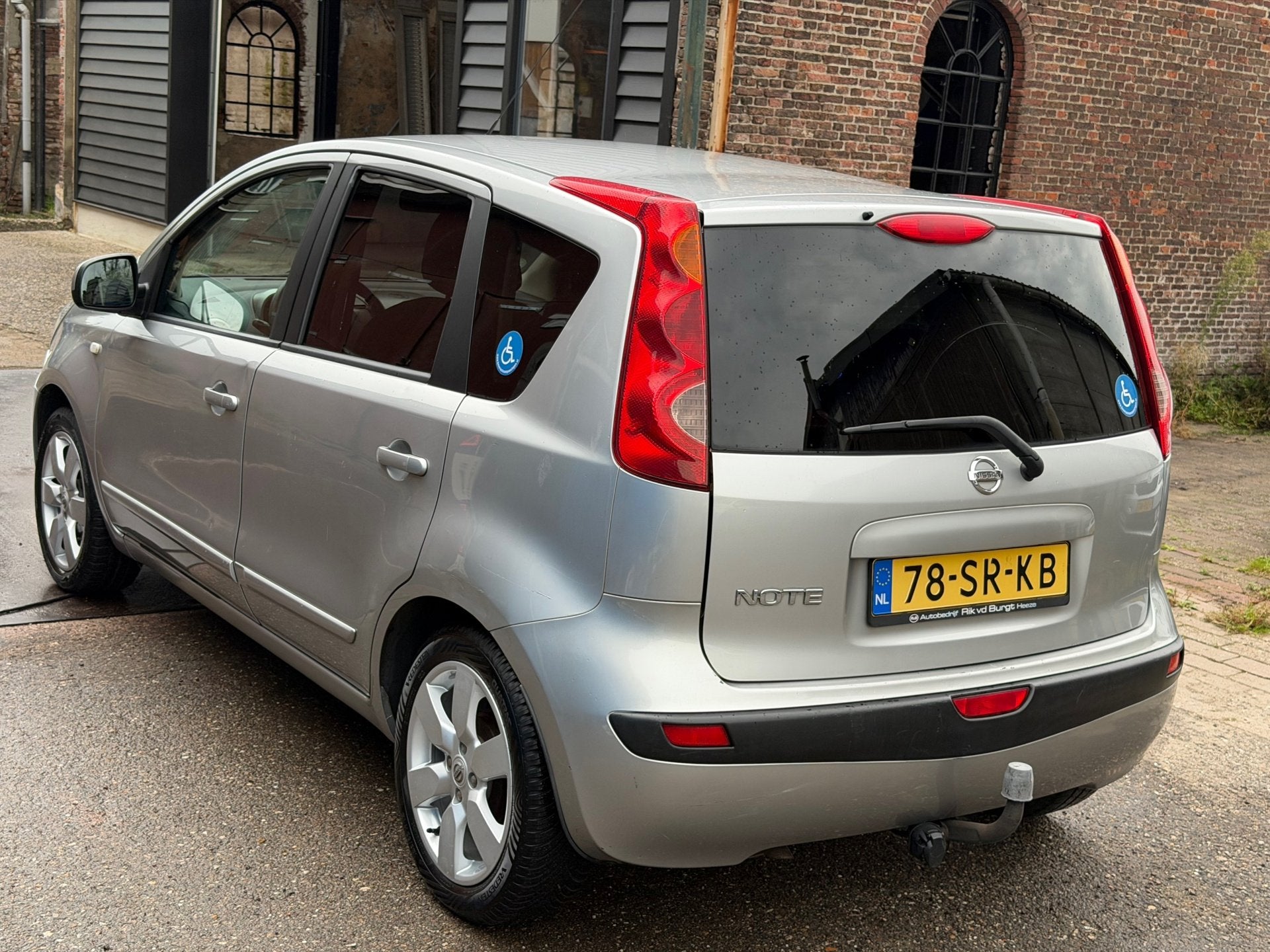 Nissan Note 1.6 First Note Automaat Clima Cruise Trekhaak Aa, Gebruikt, 750 kg, 4 cilinders, Verwarmde buitenspiegels