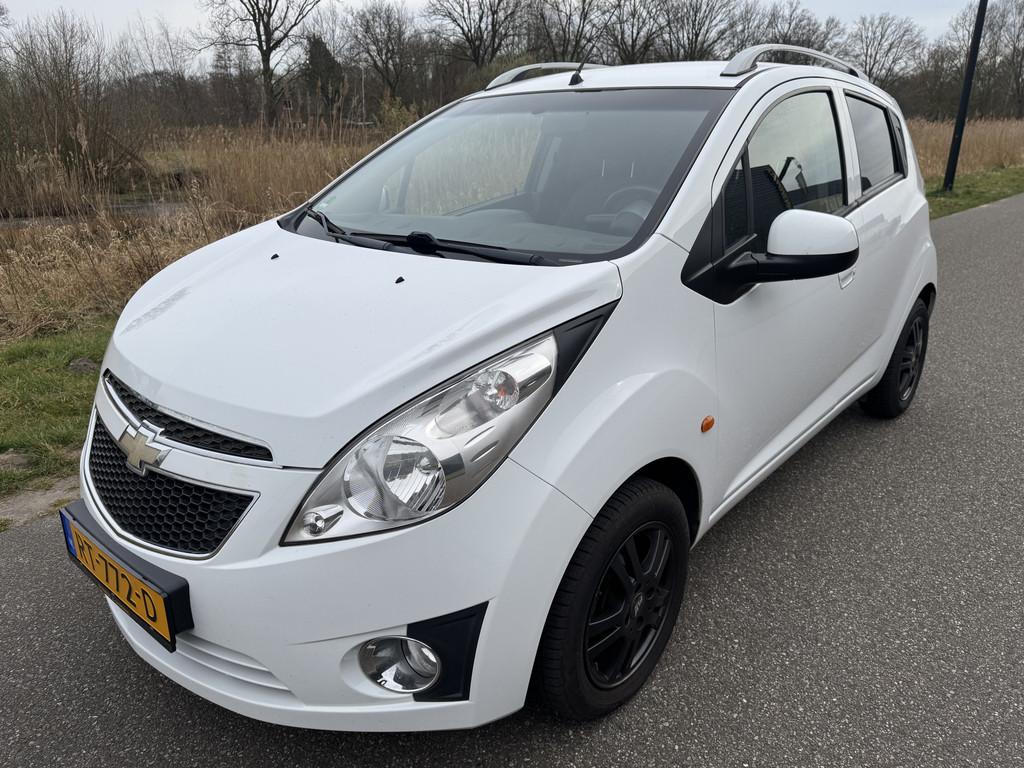 Chevrolet Spark 1.2 16V LT AIRCO! Nieuwe APK (bj 2011), Auto's, Voorwielaandrijving, Stof, Gebruikt, 82 pk