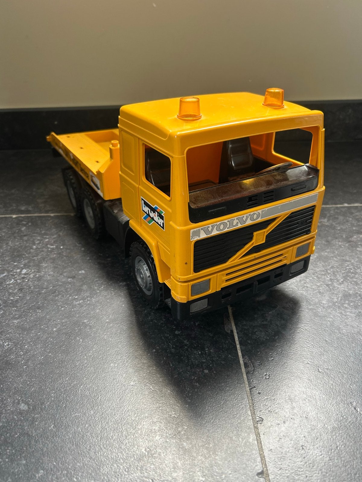 Bruder Volvo vrachtwagen speelgoed, Ophalen, Gebruikt