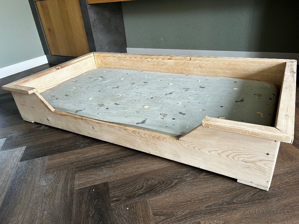 Hondenbed van hout 130x70cm (incl matras), Ophalen, Overige