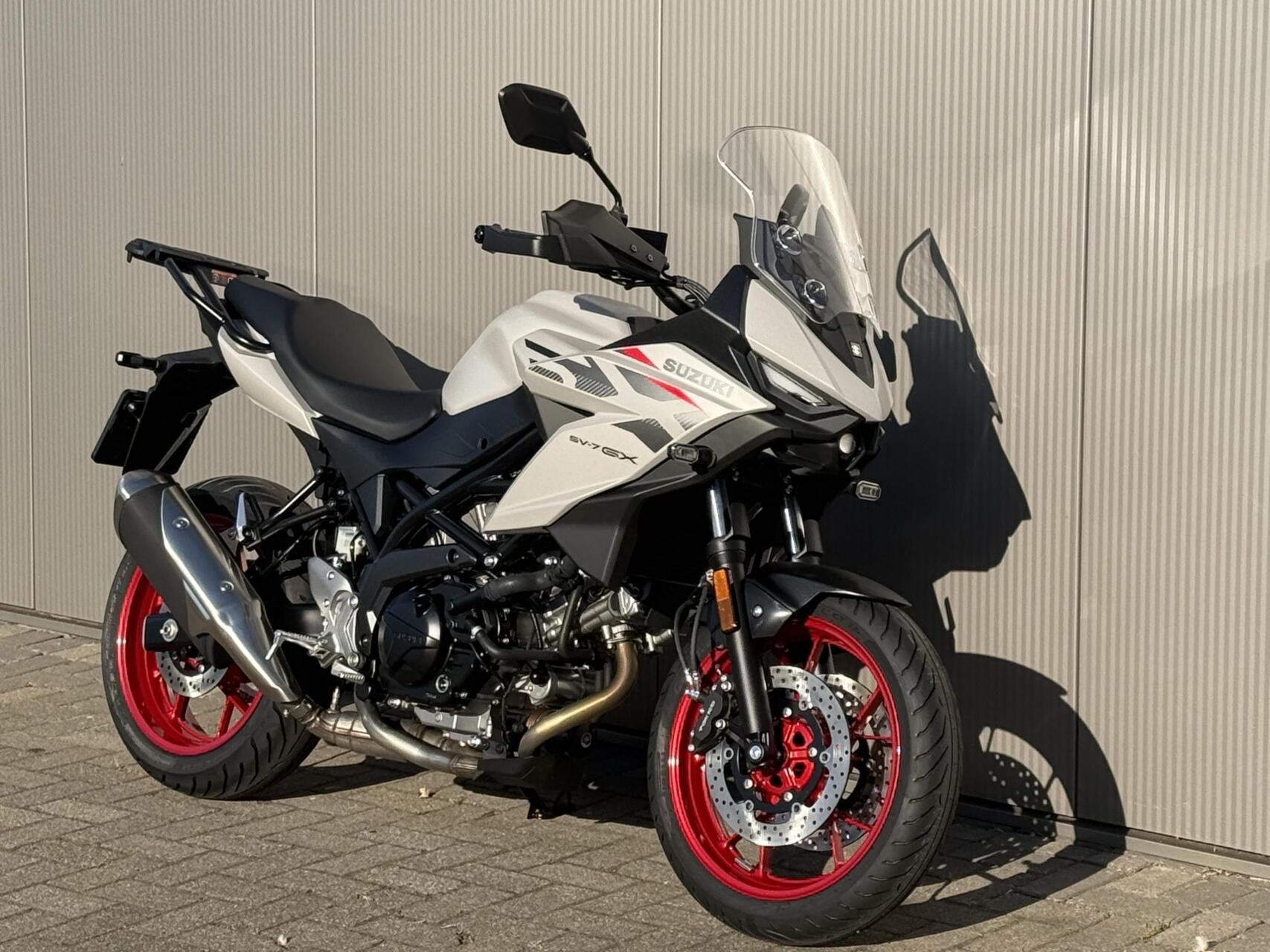 Suzuki SV-7GX, Motoren, ABS, Toermotor, Handgeschakeld, 645 cc
