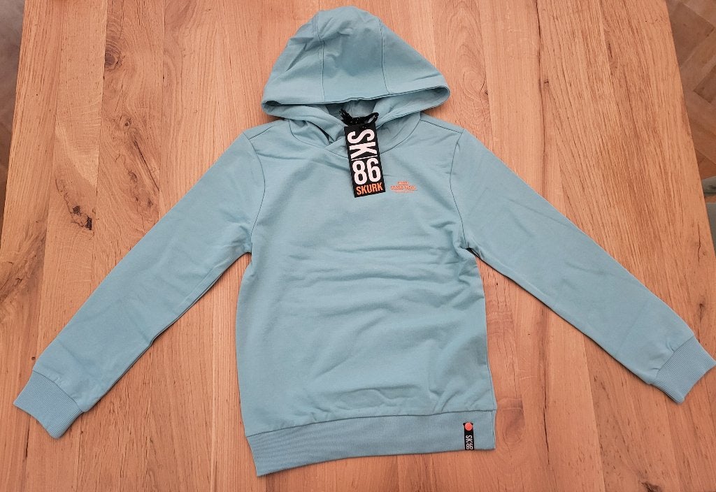 Nieuw! Skurk trui, hoodie, Sunil, licht blauw, maat 122/128, Skurk, Trui of Vest, Nieuw, Ophalen of Verzenden