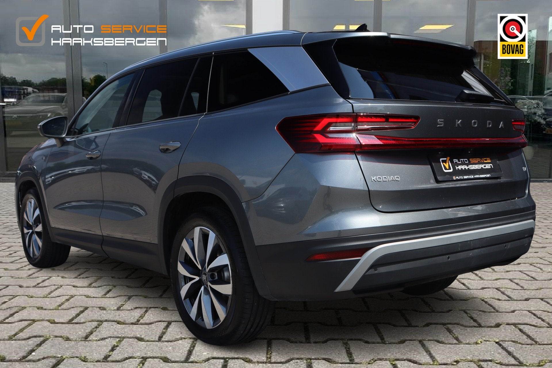 Skoda Kodiaq 1.5 TSI PHEV 204 PK Business Edition | Pano | T, Auto's, Skoda, Stof, Zwart, 4 cilinders, 26 kWh