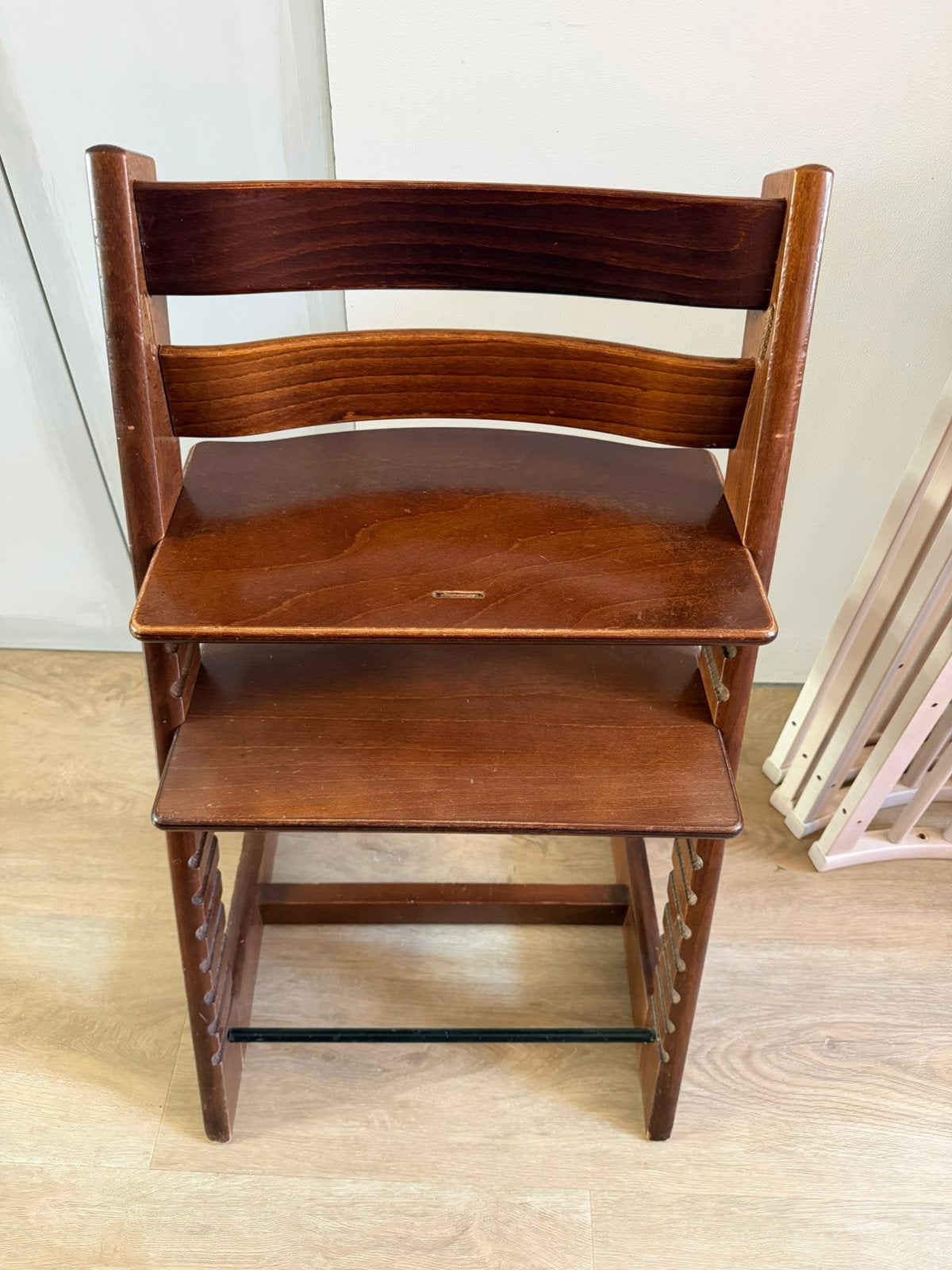 Stokke Tripp Trapp Walnoot Walnut Brown, Kinderen en Baby's, Kinderstoelen, Ophalen, Zo goed als nieuw, Meegroeistoel