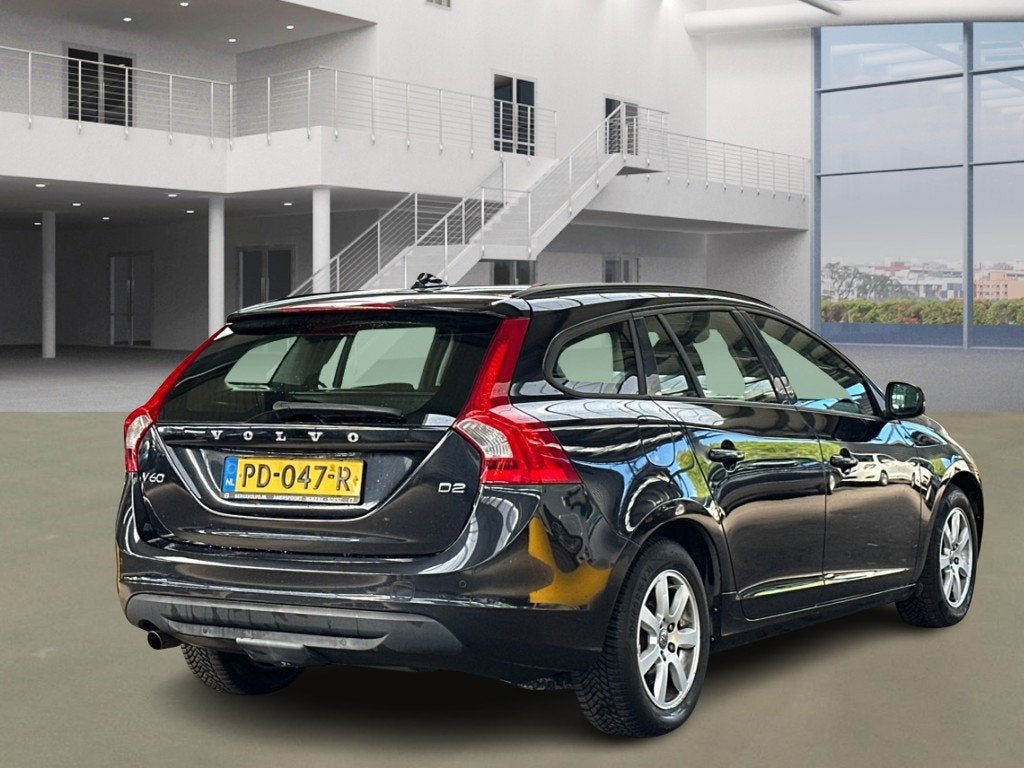 Volvo V60 1.6 D2 Momentum INRUILKOOPIE PRIJS IS INCL DE BTW, Auto's, Volvo, Voorwielaandrijving, Euro 5, Gebruikt, 4 cilinders