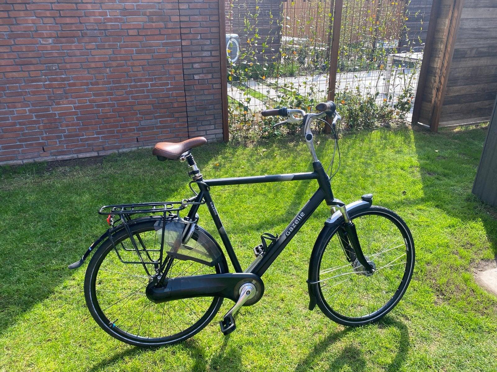 Gazelle herenfiets met hoog frame en voorvering, Fietsen en Brommers, Fietsen | Heren | Herenfietsen, Ophalen, Gebruikt, Versnellingen