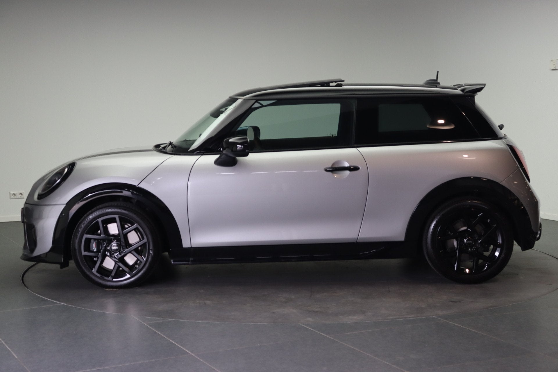 MINI Hatchback Cooper C Automaat / John Cooper Works / Pakke, Auto's, 156 pk, Met garantie (alle), 4 stoelen, Bedrijf