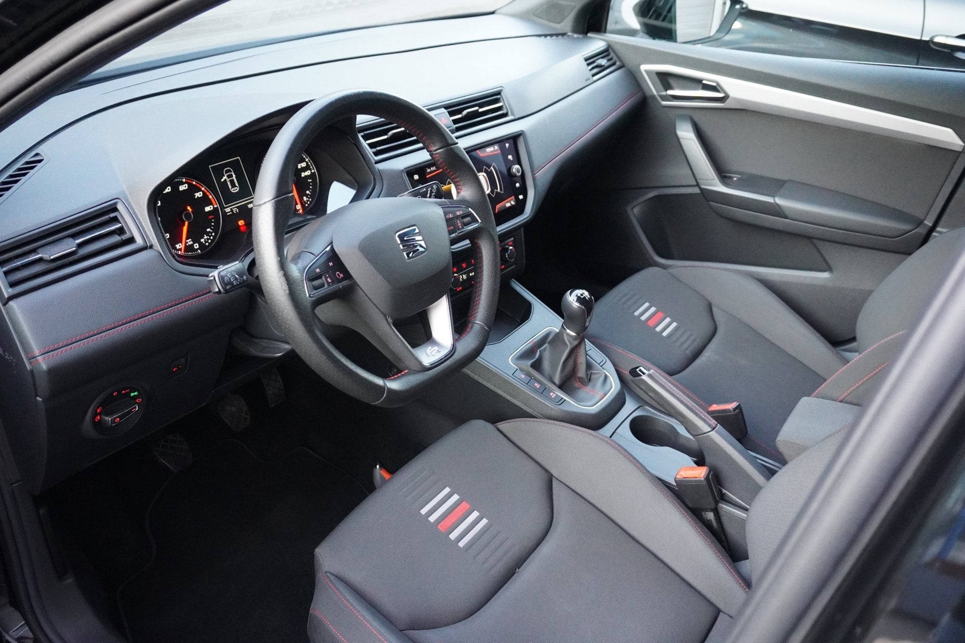 Seat Ibiza 1.0 TSI FR Business Intense | CarPlay | Camera |, Auto's, Voorwielaandrijving, Stof, 95 pk, Origineel Nederlands