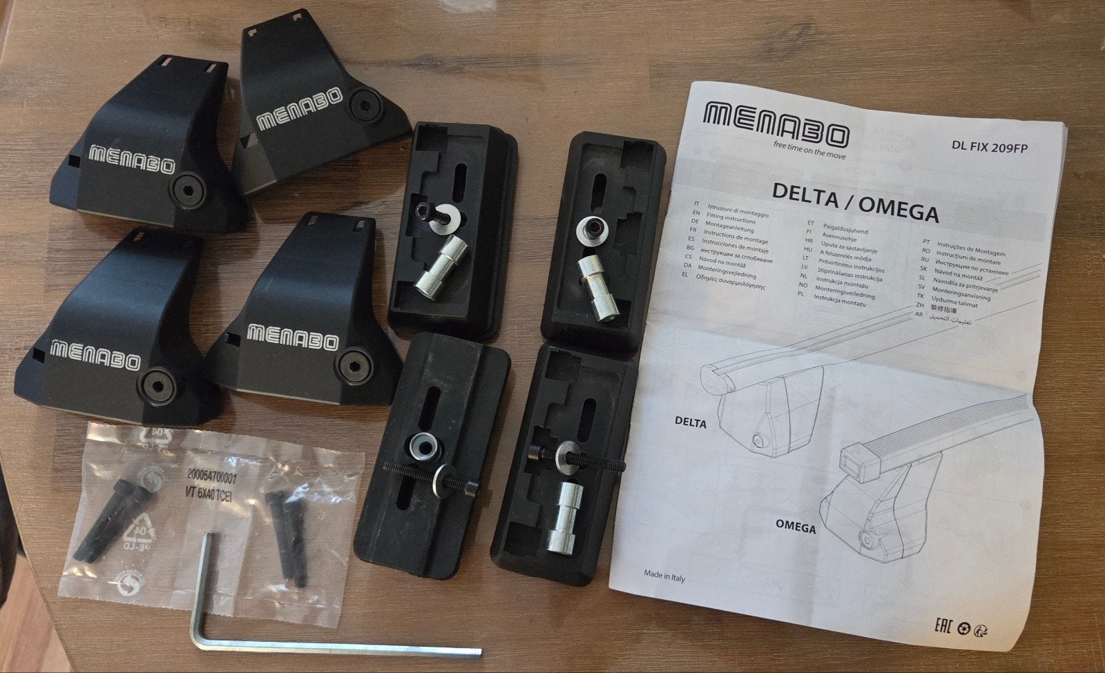 MENABO Delta/Omega DL FIX 209FP dakdragers, Ophalen, Zo goed als nieuw