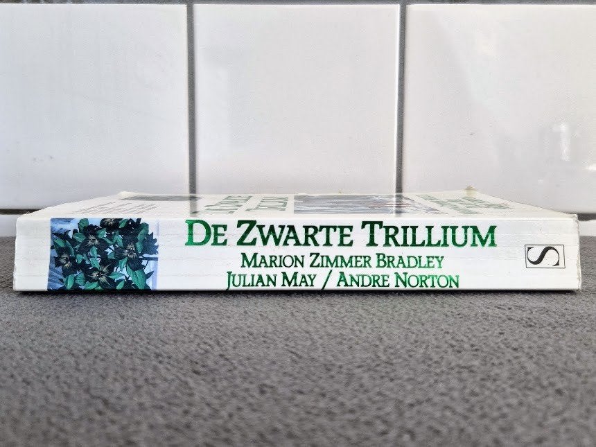 De Zwarte Trillium - Marion Zimmer Zimmer Bradley, Ophalen of Verzenden, Gelezen, Marion Zimmer Zimmer Bradley