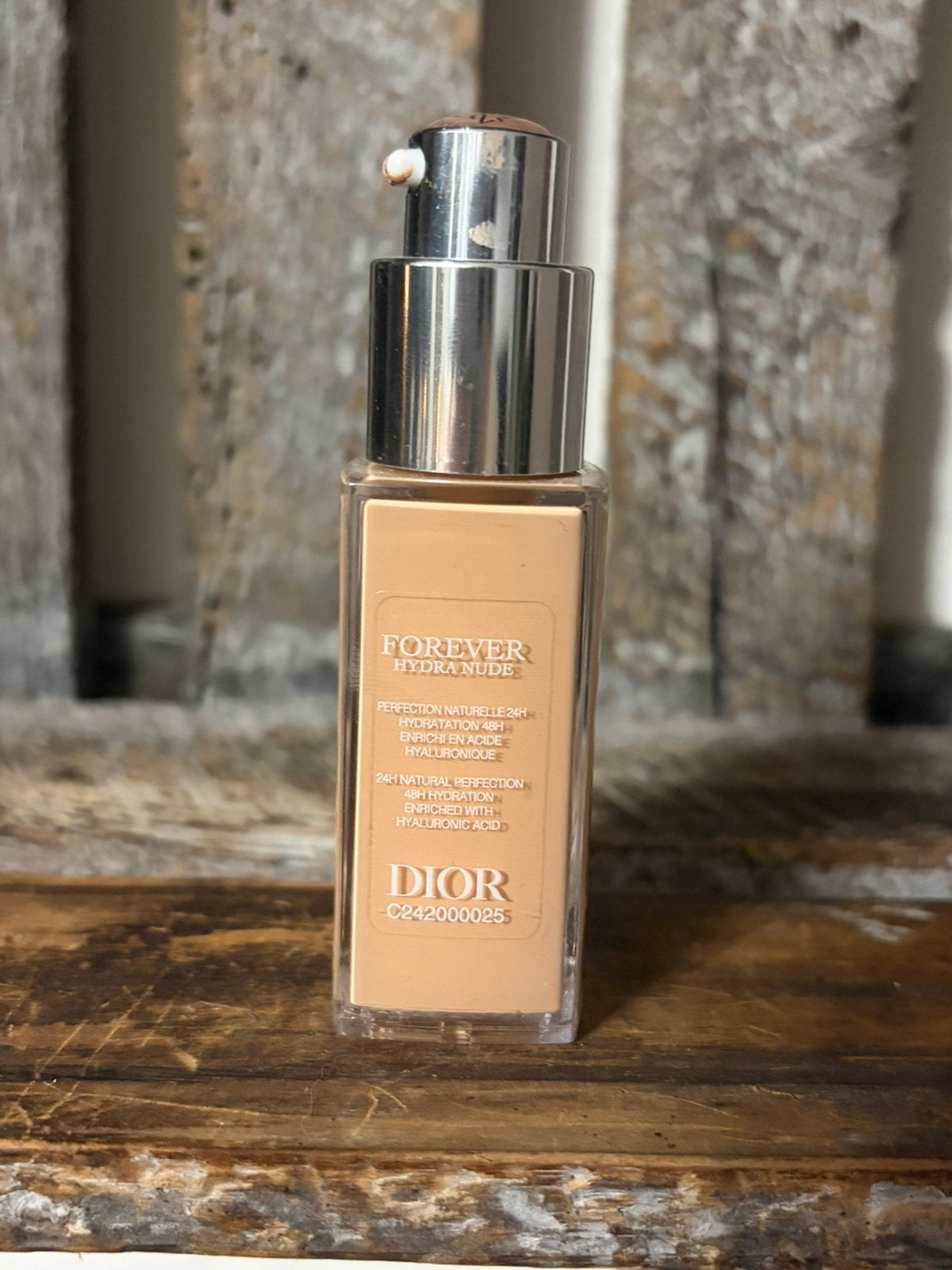 Dior Forever Hydra Nude Foundation 2,5N, Ophalen of Verzenden, Zo goed als nieuw, Beige, Gehele gezicht