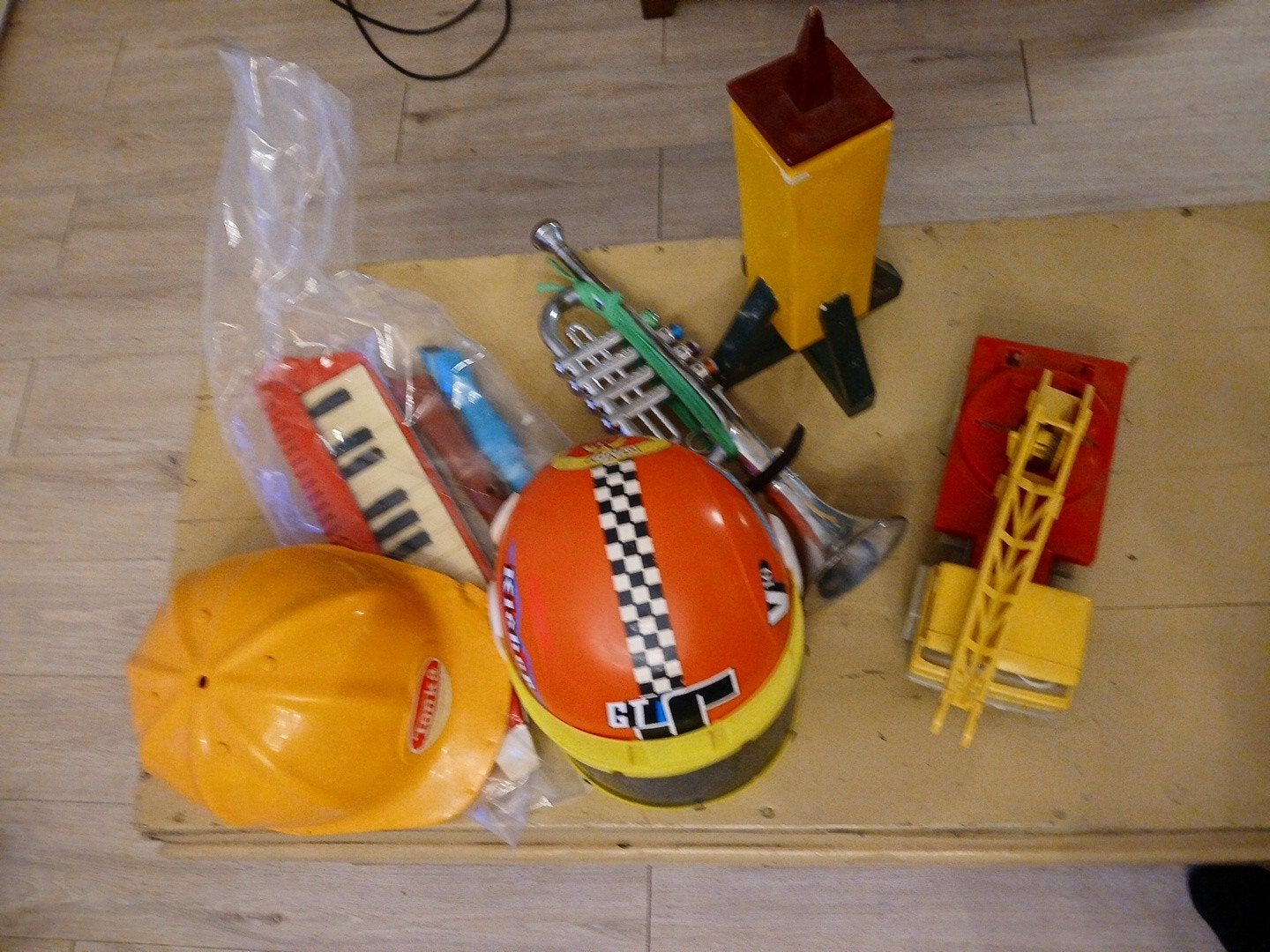 Diverse speelgoedset: bouwhelm, muziekinstrumenten, etc., Kinderen en Baby's, Ophalen of Verzenden