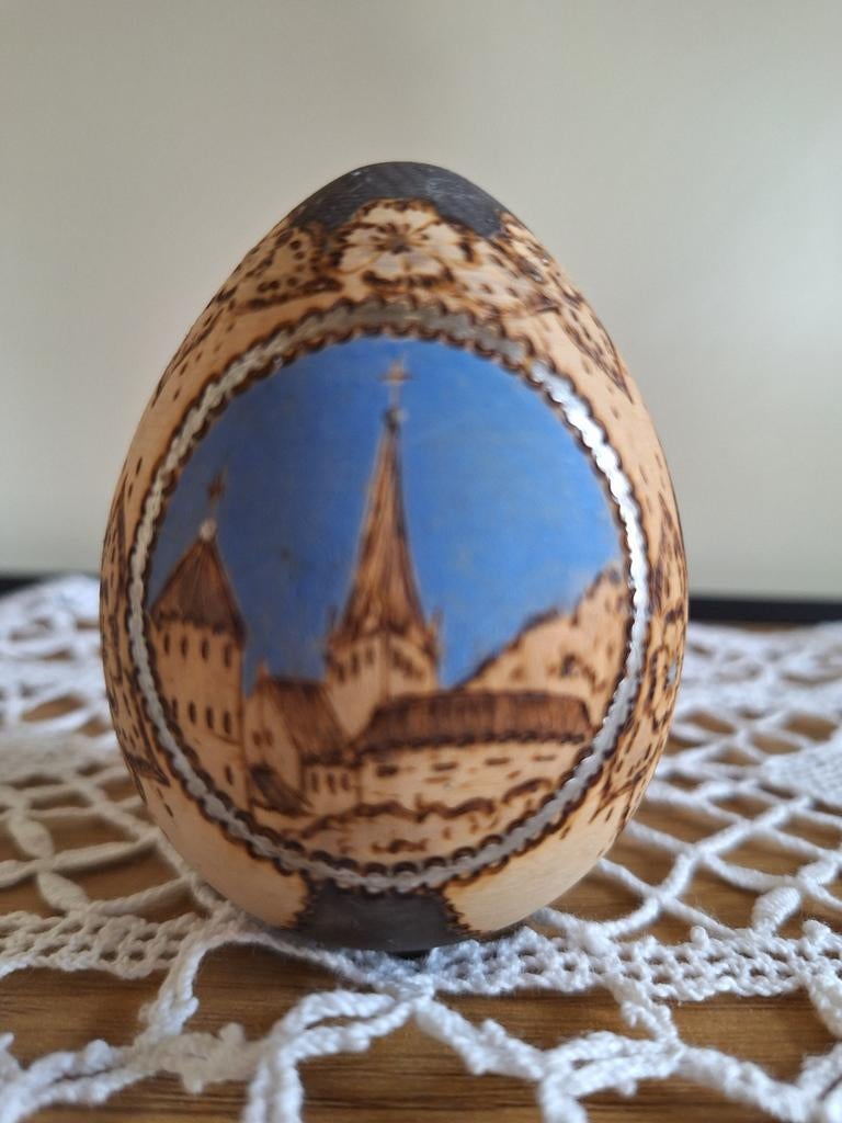 Geëtst en geverfd houten ei, Antiek en Kunst, Antiek | Religie, Ophalen of Verzenden