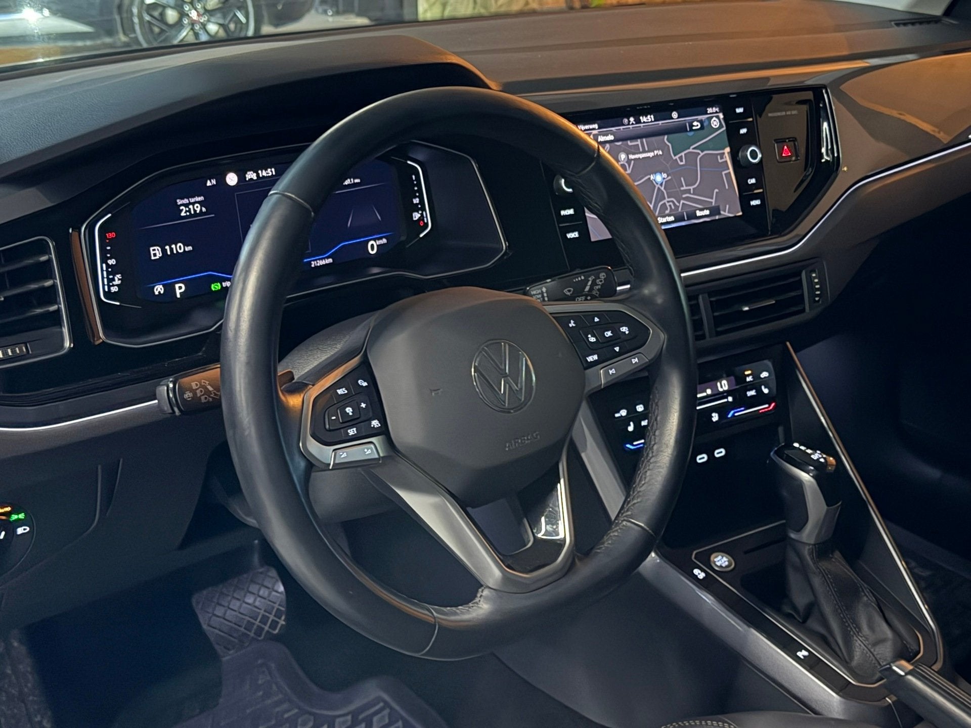 Volkswagen Polo 1.0 TSI Style|IQ.Light|Carplay|Virtual Cockp, Gebruikt, 95 pk, Met garantie (alle), 1096 kg
