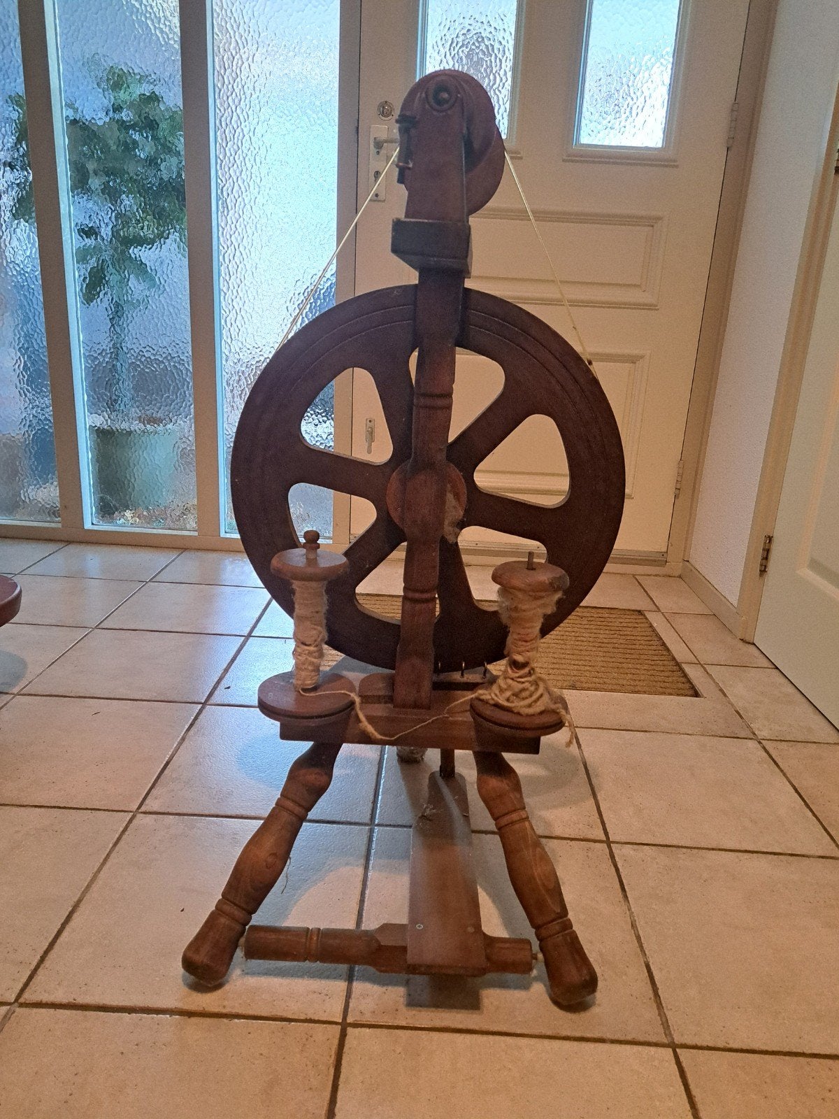 Antiek houten spinnewiel - Decoratief, Hobby en Vrije tijd, Spinnewielen en Spinnen, Ophalen, Gebruikt, Spinnewiel