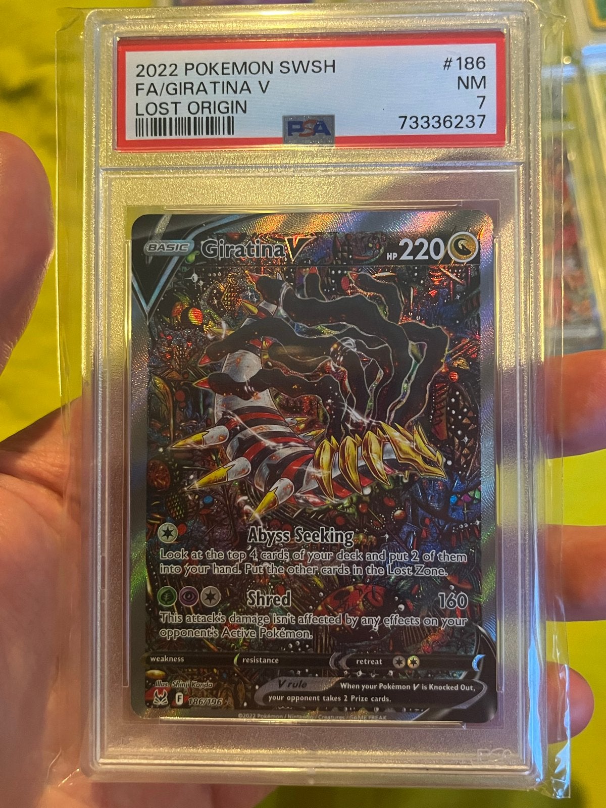 Giratina V Lost Origin PSA 7 Pokémon Kaart, Ophalen of Verzenden, Zo goed als nieuw, Losse kaart, Foil