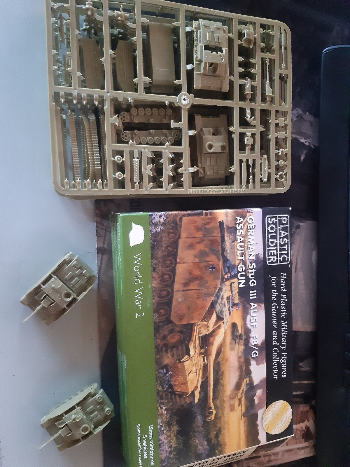15 mm german stug III F8/G assault gun, Hobby en Vrije tijd, Ophalen of Verzenden, Zo goed als nieuw, Historisch, Figuurtje(s)