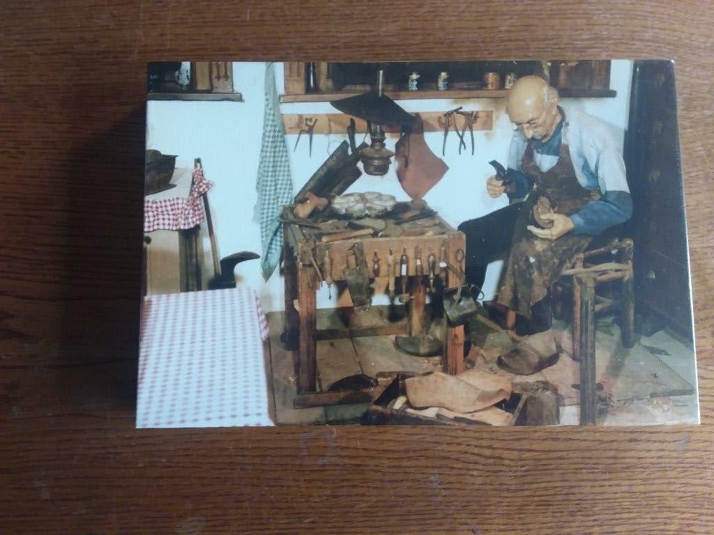 puzzel van een oude schoenmaker.  750 stukjes, Ophalen, 500 t/m 1500 stukjes, Zo goed als nieuw