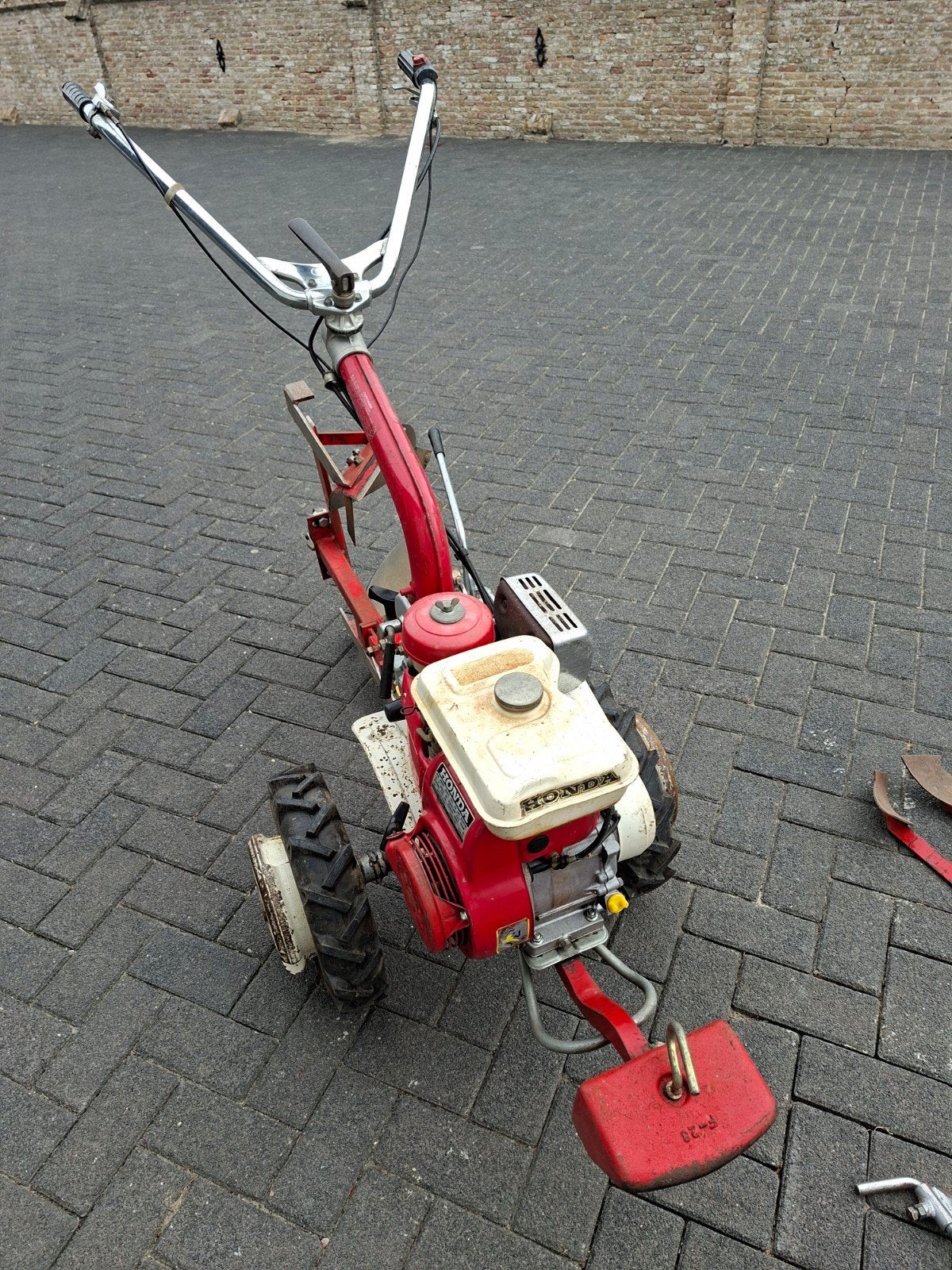 Honda frees en ploeg, Doe-het-zelf en Verbouw, Ophalen, Benzine, Tuinfrees