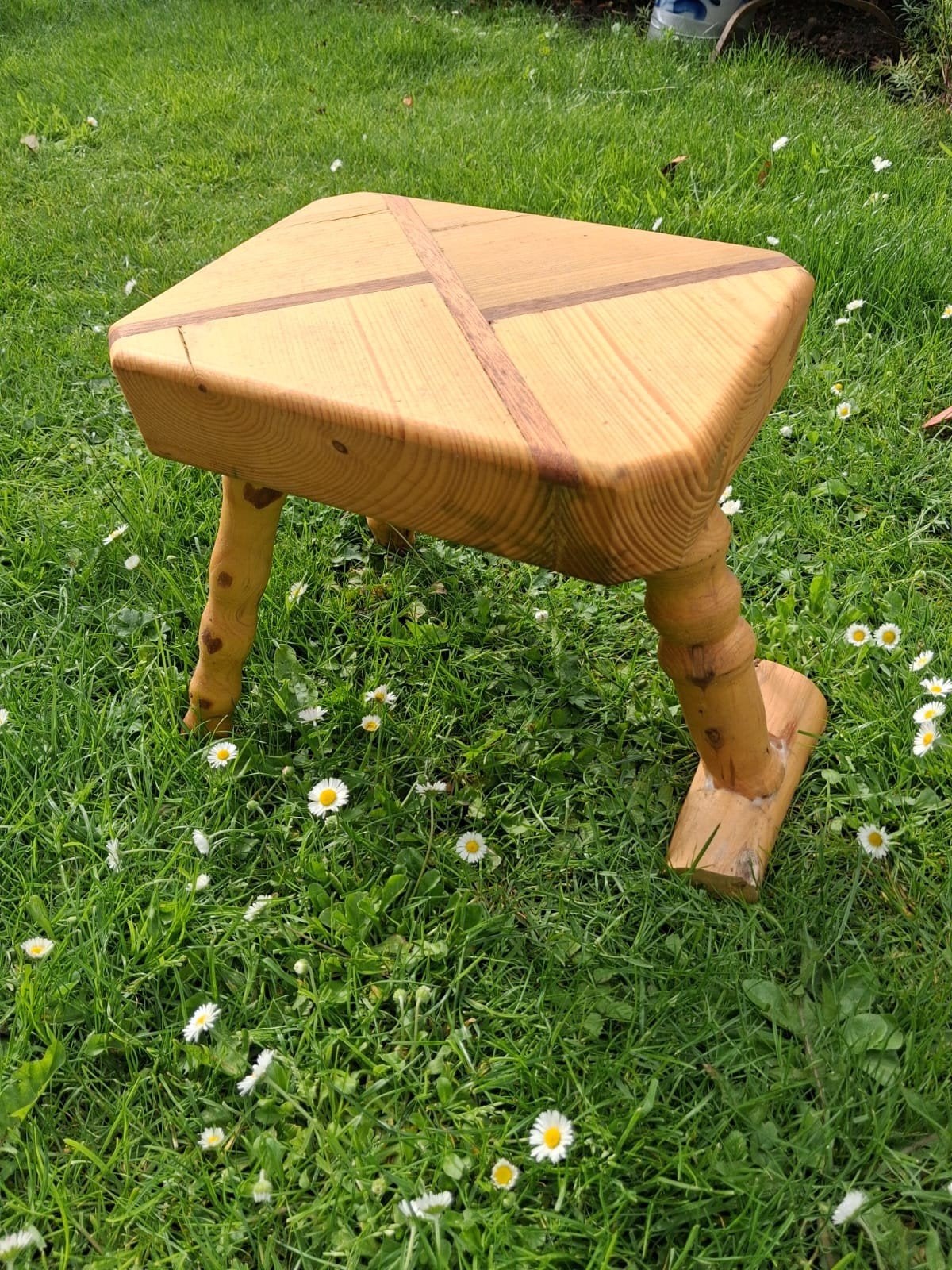 Bijzet tafel/krukje van gerecycled hout, Ophalen, Rond, Minder dan 55 cm