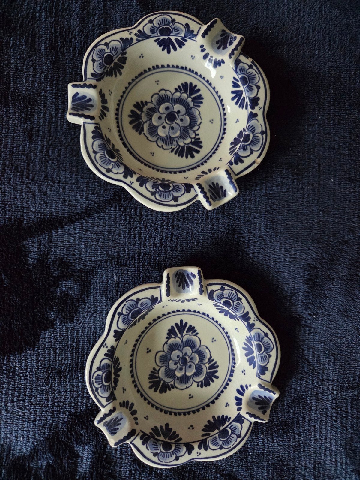 Set van 2 handgeschilderde Delfts Blauwe asbakken, Antiek en Kunst, Ophalen