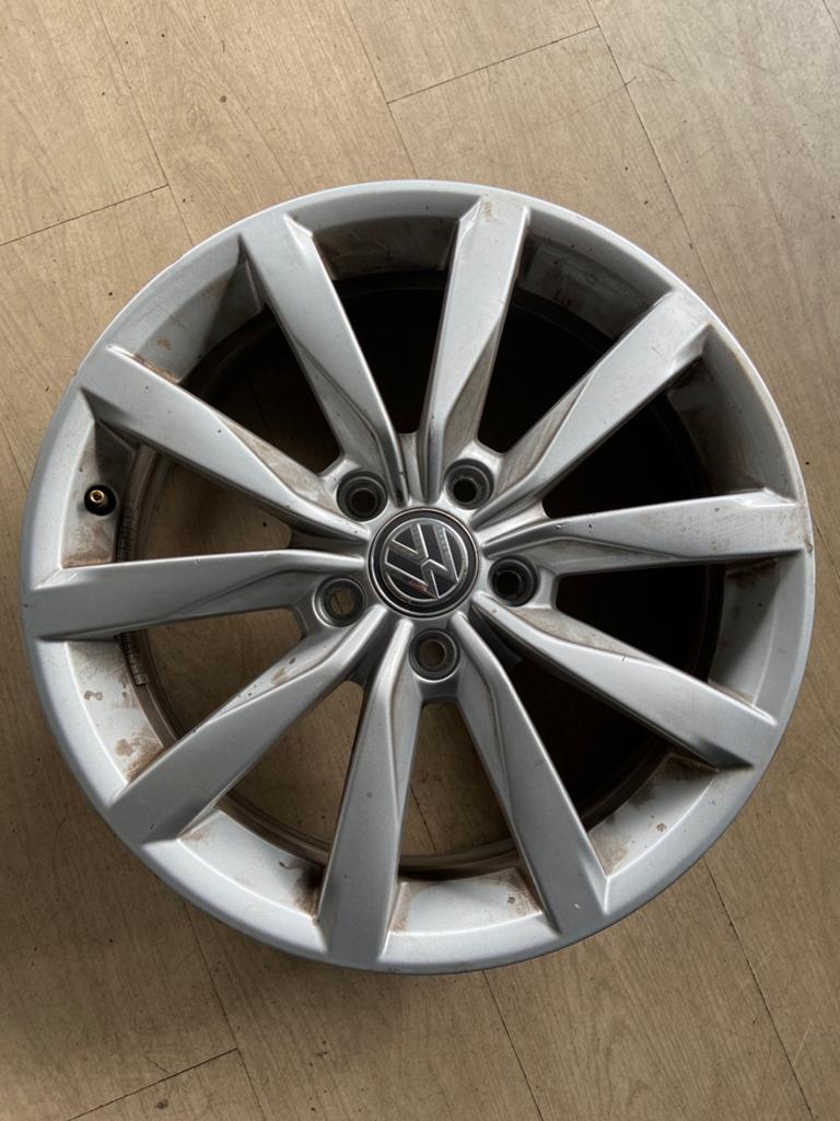 4 x nette vw 17 inch aluminium, de juiste bandmaat 205/50/17, Ophalen