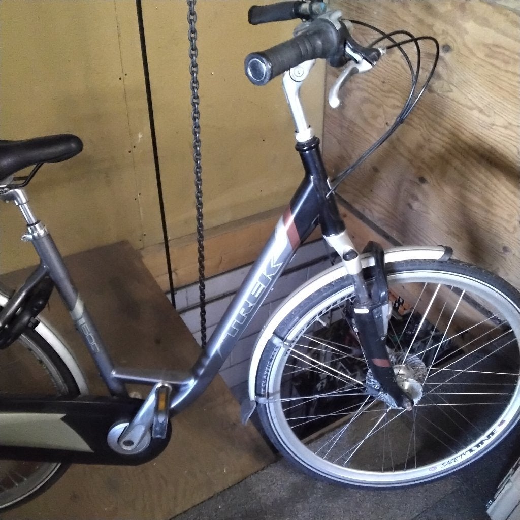 Keurige Trek Navigator damesfiets kleur zilver met bruin, Gebruikt, Versnellingen, 50 tot 53 cm, Ophalen