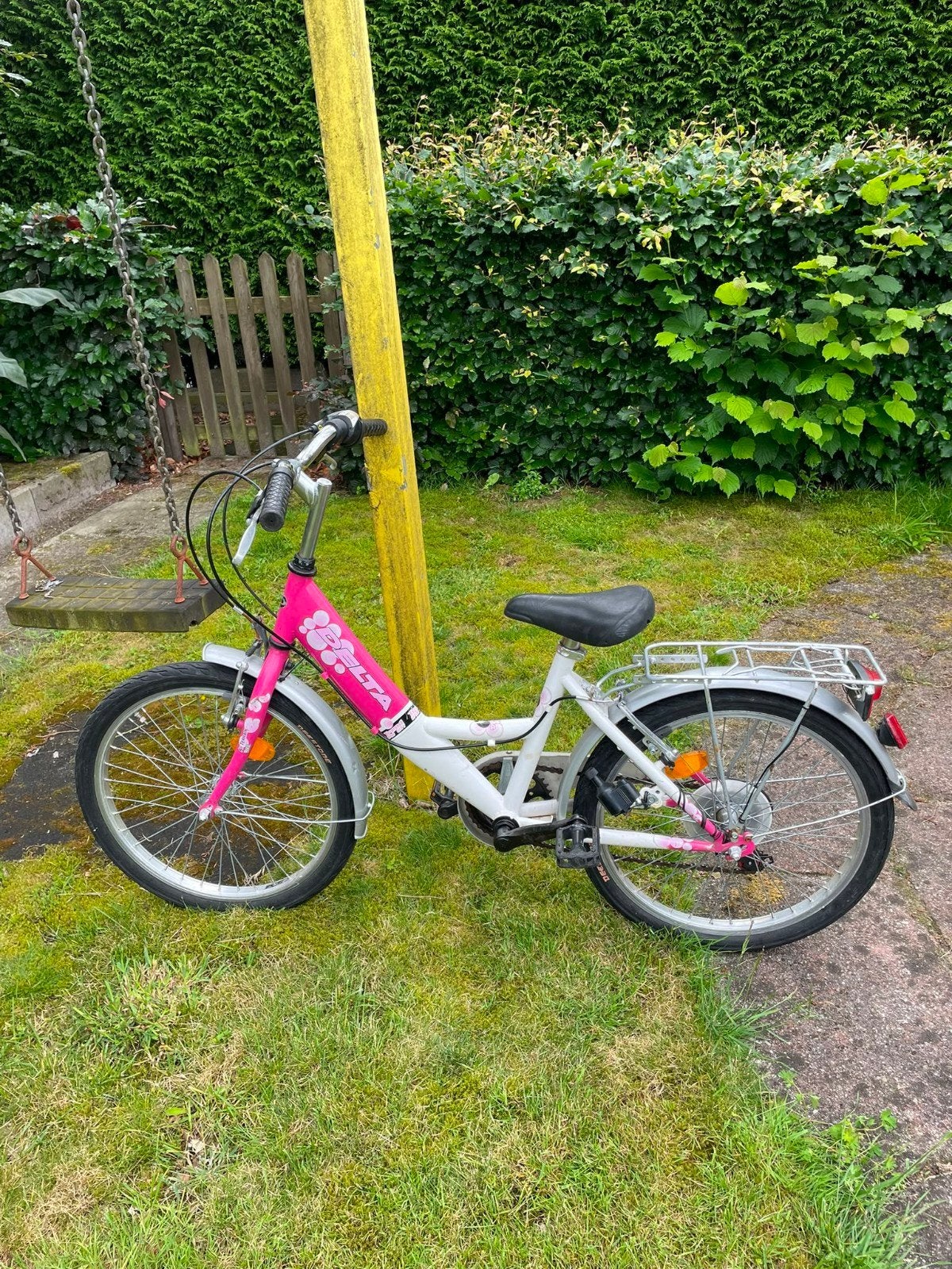 Leuke kinderfietsje roze met wit 20 inch, Fietsen en Brommers, Fietsen | Kinderfietsjes, Ophalen, Gebruikt, 20 inch of meer