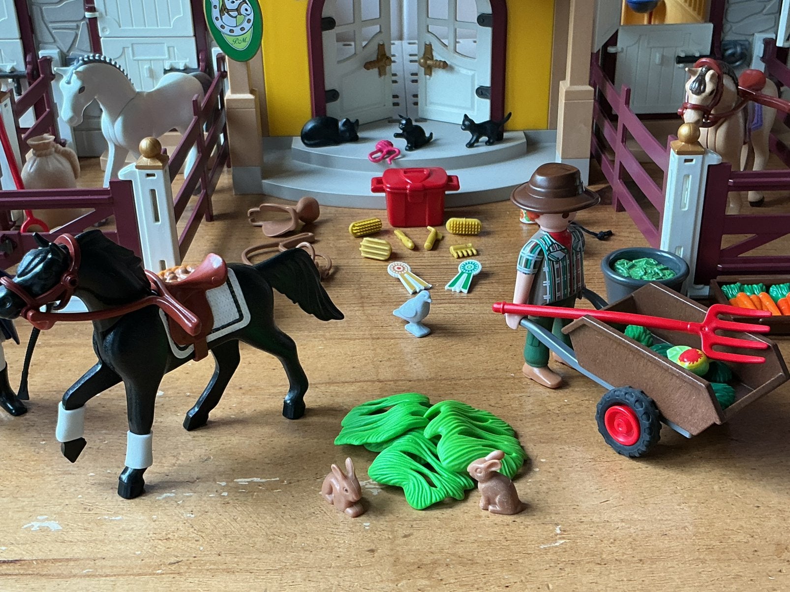Foto 9 van PLAYMOBIL UITGEBREIDE GROTE PAARDENMANEGE 🐎 🐎 SUPERSET !!