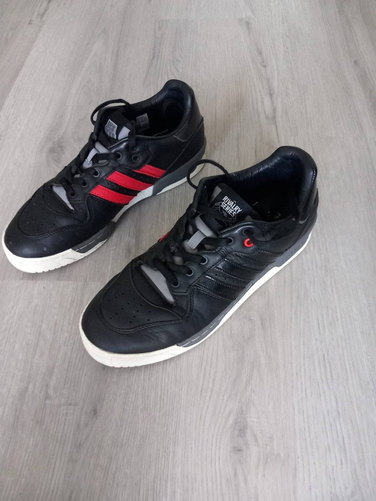 Adidas Rivalry Low Nice Kicks Schoenen - Maat 43 1/2, Zwart, Ophalen of Verzenden, Adidas, Sneakers of Gympen