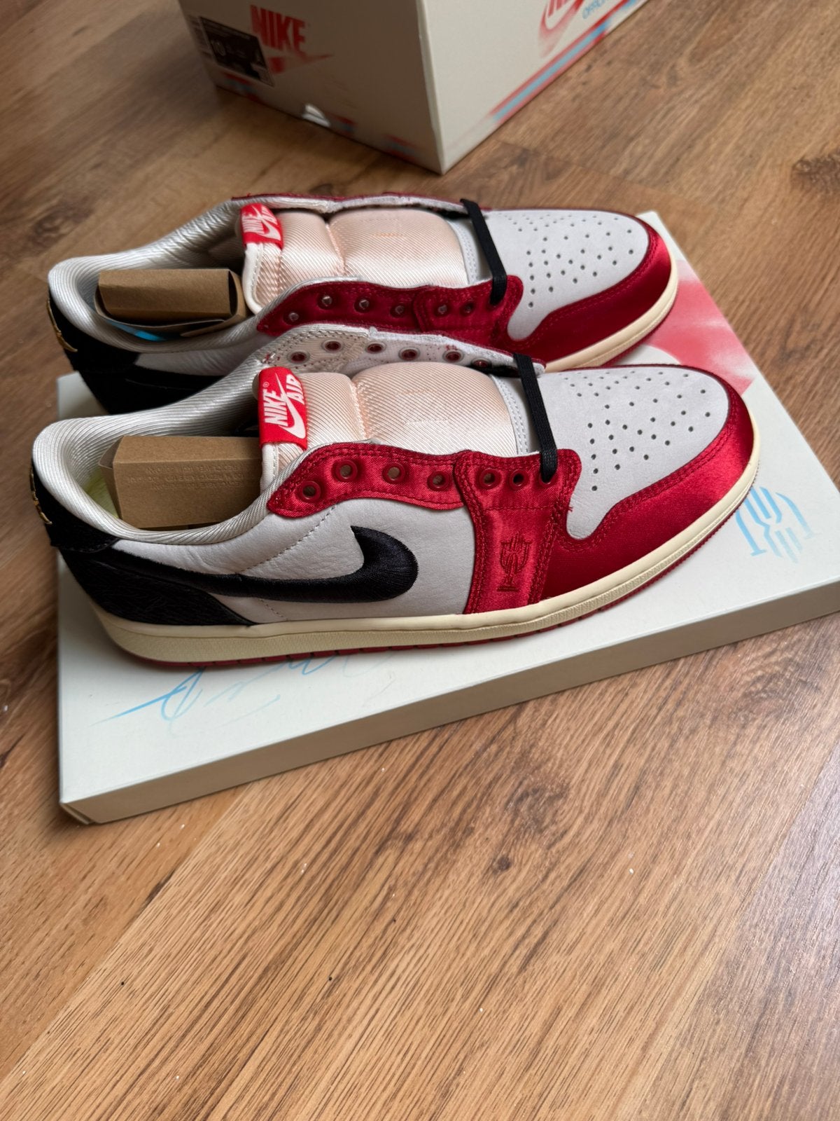 Nike Air Jordan 1 x Trophy Room Low rookie card away maat 44, Kleding | Heren, Ophalen, Nieuw