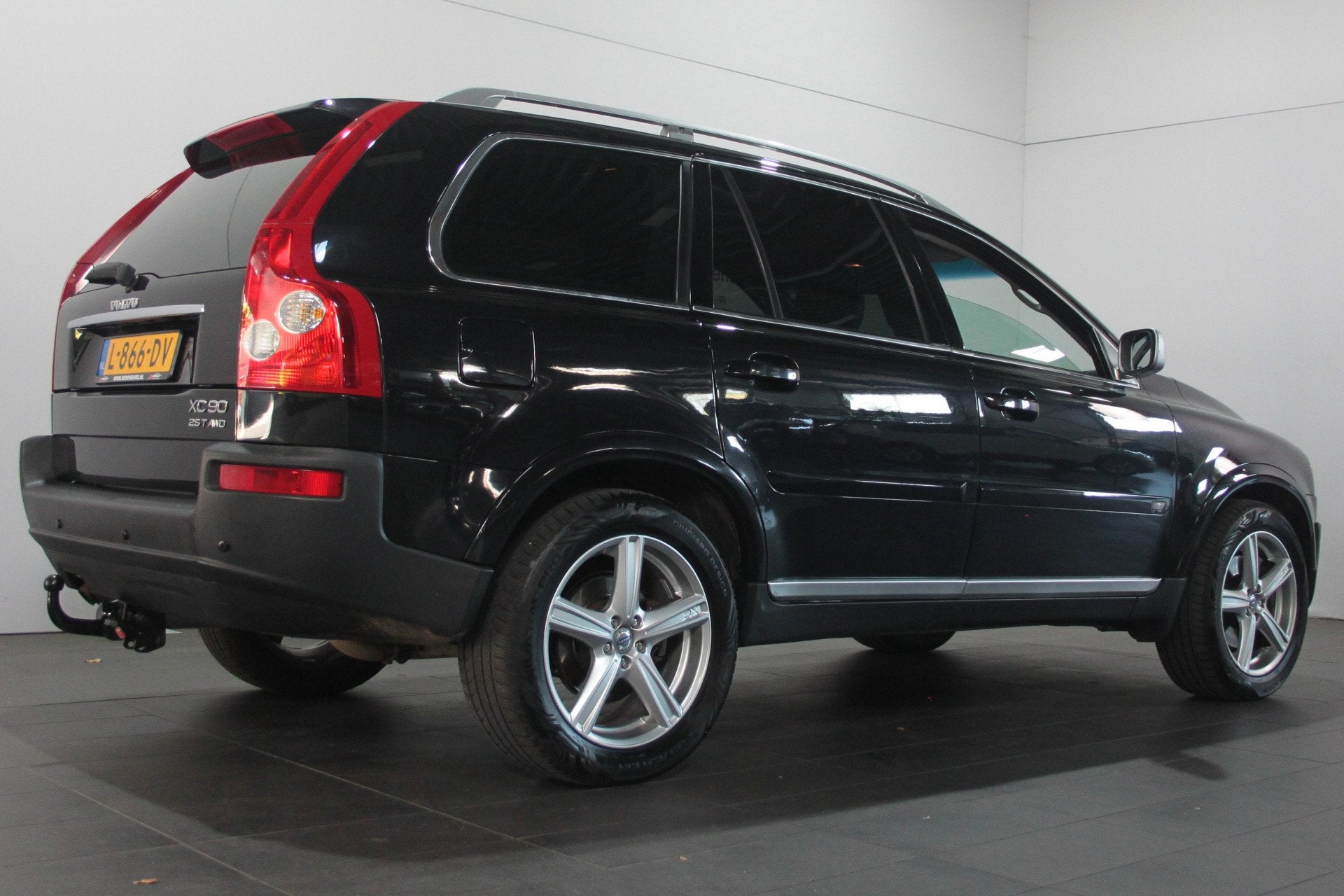 Volvo XC90 2.5 T - 7 pers. - Automaat - Trekhaak / Stoelverw, Gebruikt, 7 stoelen, Bedrijf, Vierwielaandrijving