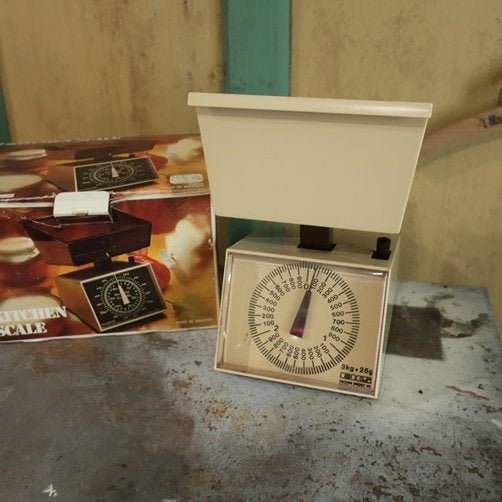 EKS keukenweegschaal retro vintage in originele doos Zweden, Keukenweegschaal, Ophalen of Verzenden, Gebruikt, Minder dan 10 kg