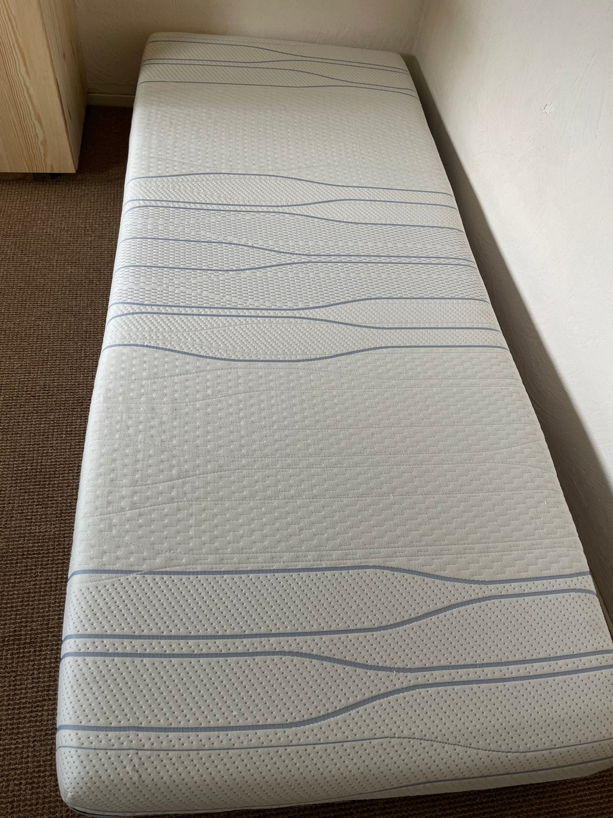 M line slow motion matras 220x90x21, Huis en Inrichting, Slaapkamer | Matrassen en Bedbodems, Ophalen, 90 cm, Eenpersoons, Zo goed als nieuw