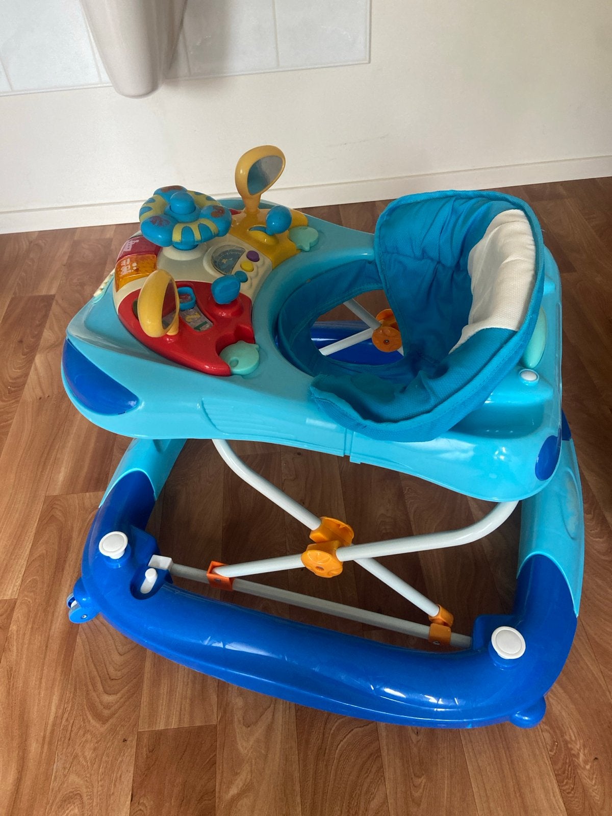 Baninni loopstoel blauw, Ophalen, Zo goed als nieuw