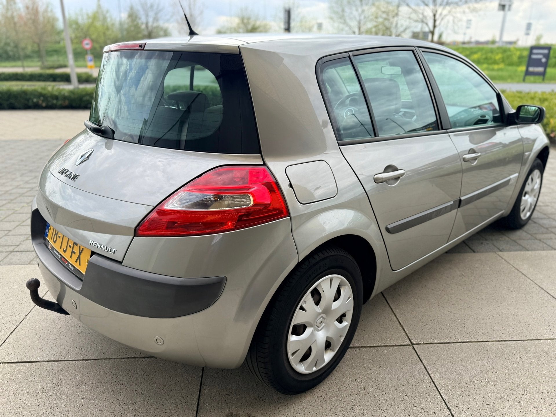 Foto 6 van Renault Mégane 1.6-16V Dynam Comf Automaat|Nwe APK| Carplay
