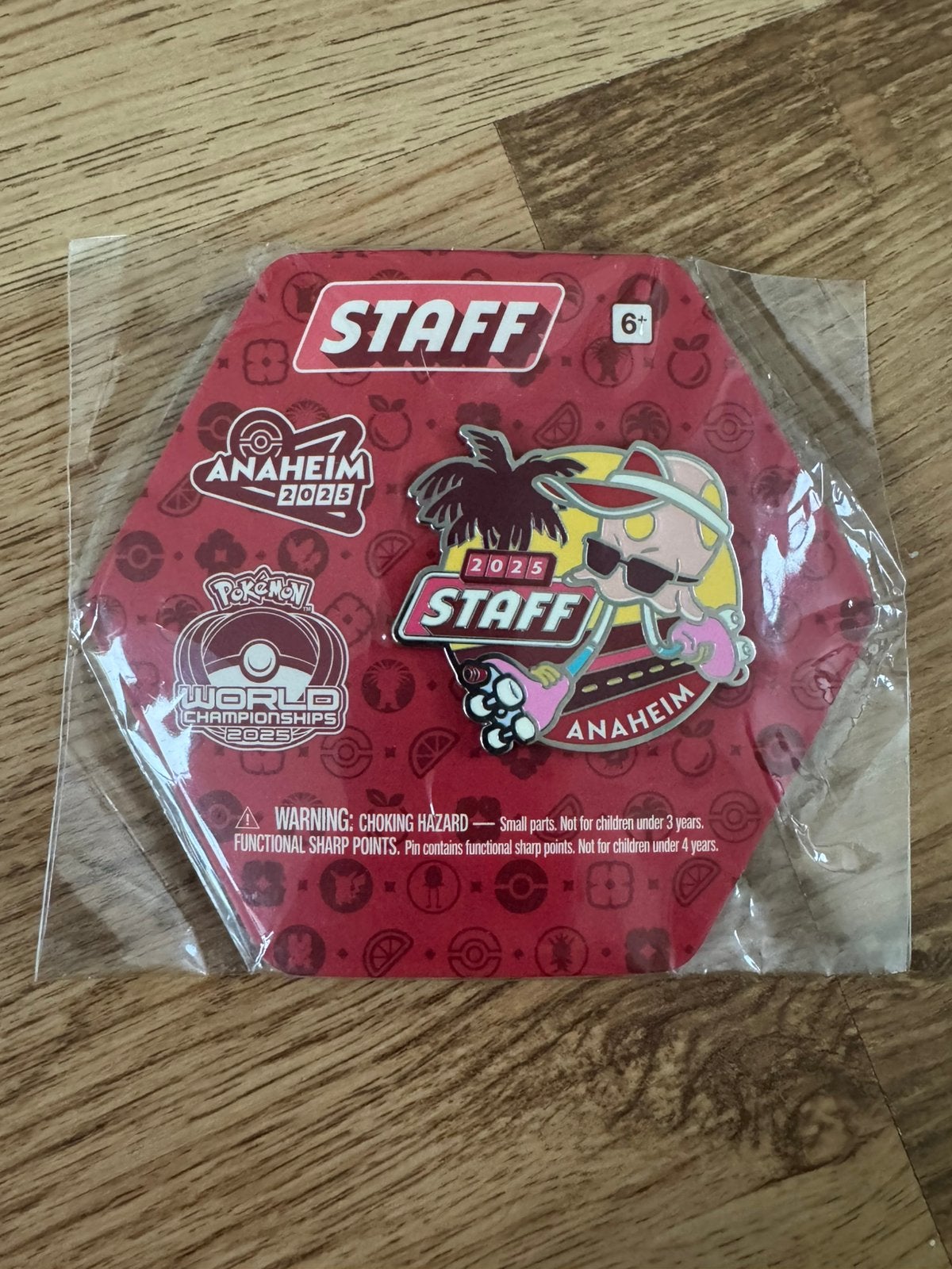Worlds 2025 Anaheim Staff Pin // Factory Sealed, Ophalen of Verzenden, Nieuw, Overige typen, Foil
