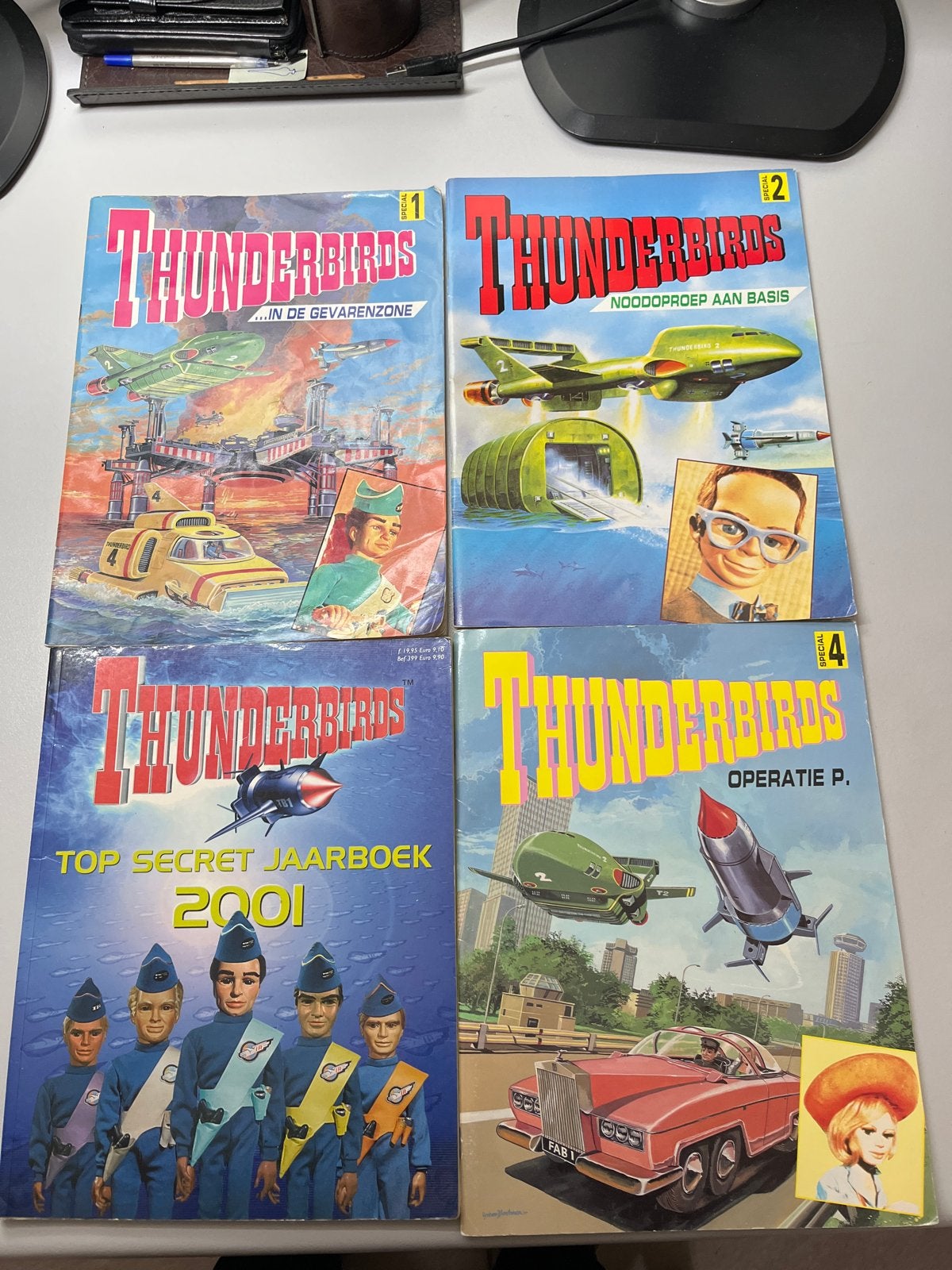 Thunderbirds stripboeken - 4 delen, Meerdere stripboeken, Ophalen of Verzenden, Gelezen