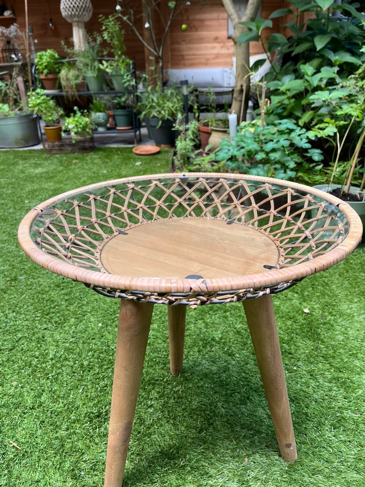 Leuk houten bijzettafeltje met glazen plaat, Minder dan 55 cm, Gebruikt, Rond, Hout