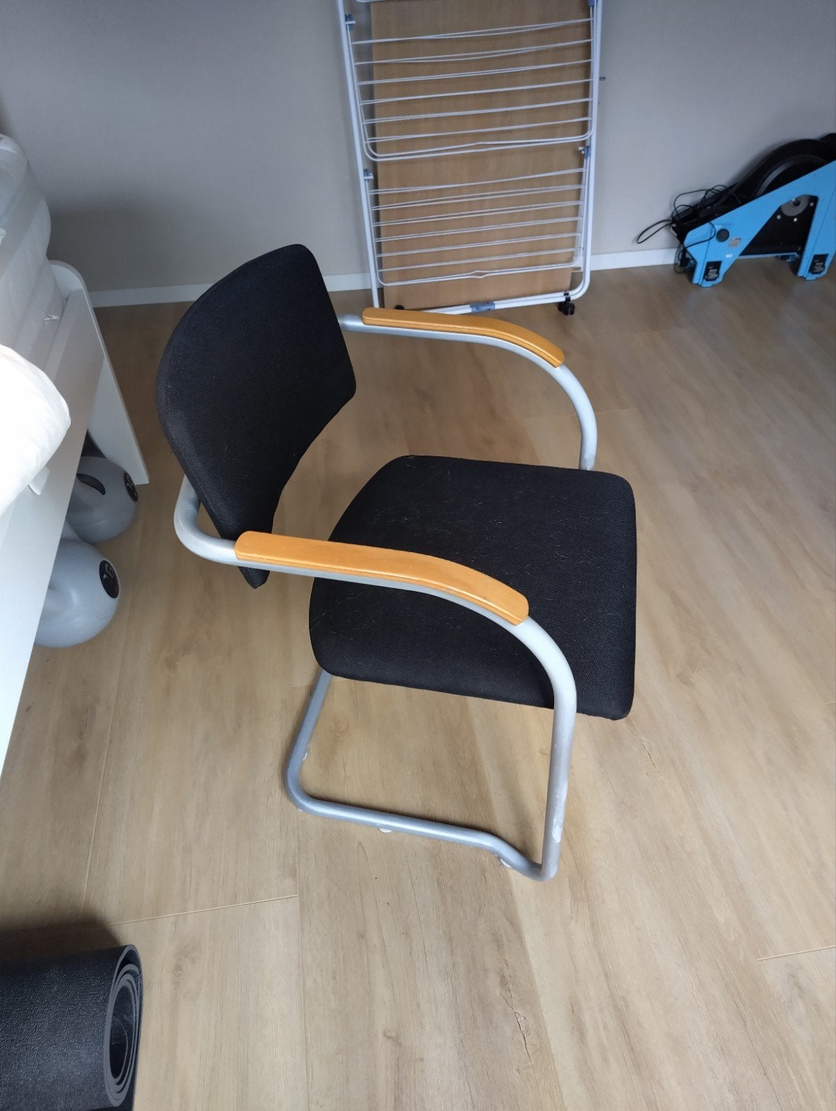 2 bureaustoelen met armleuningen, Ophalen, Gebruikt, Twee, Zwart