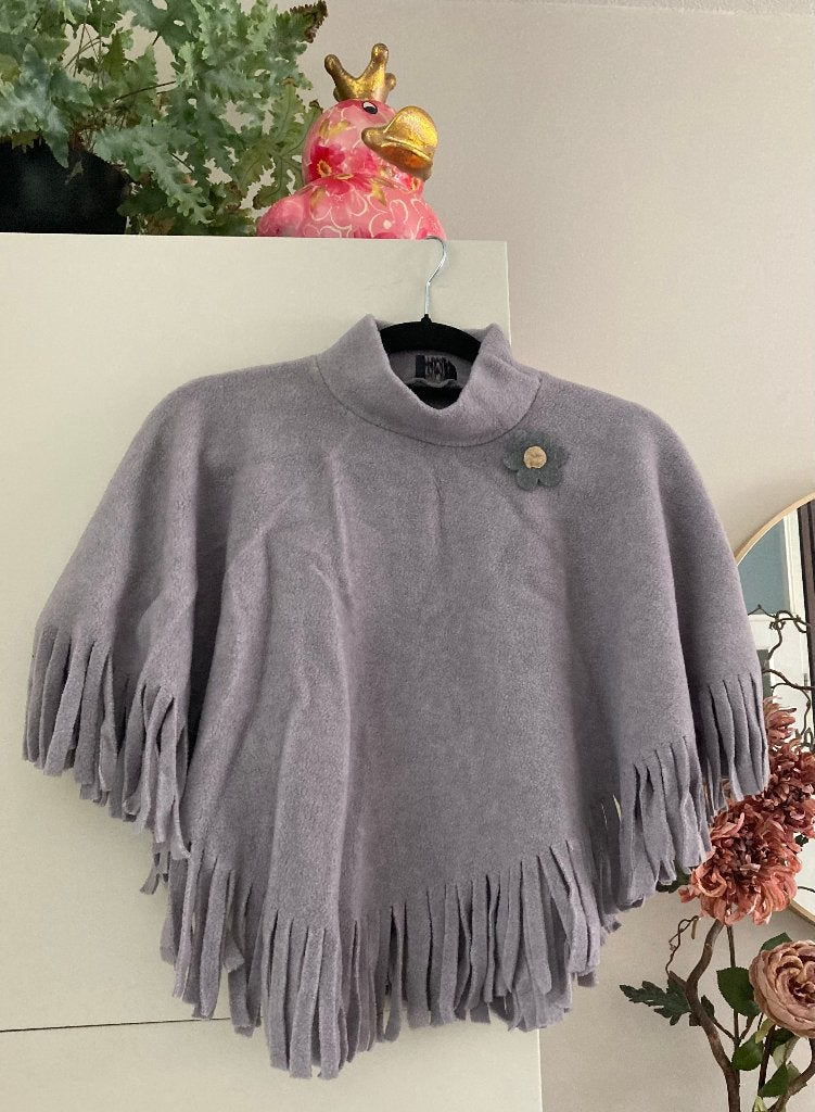 TAMBO TAMBO Prachtige nieuwstaat grijze poncho vest jas, Kinderen en Baby's, Meisje, Trui of Vest, Ophalen of Verzenden, Zo goed als nieuw